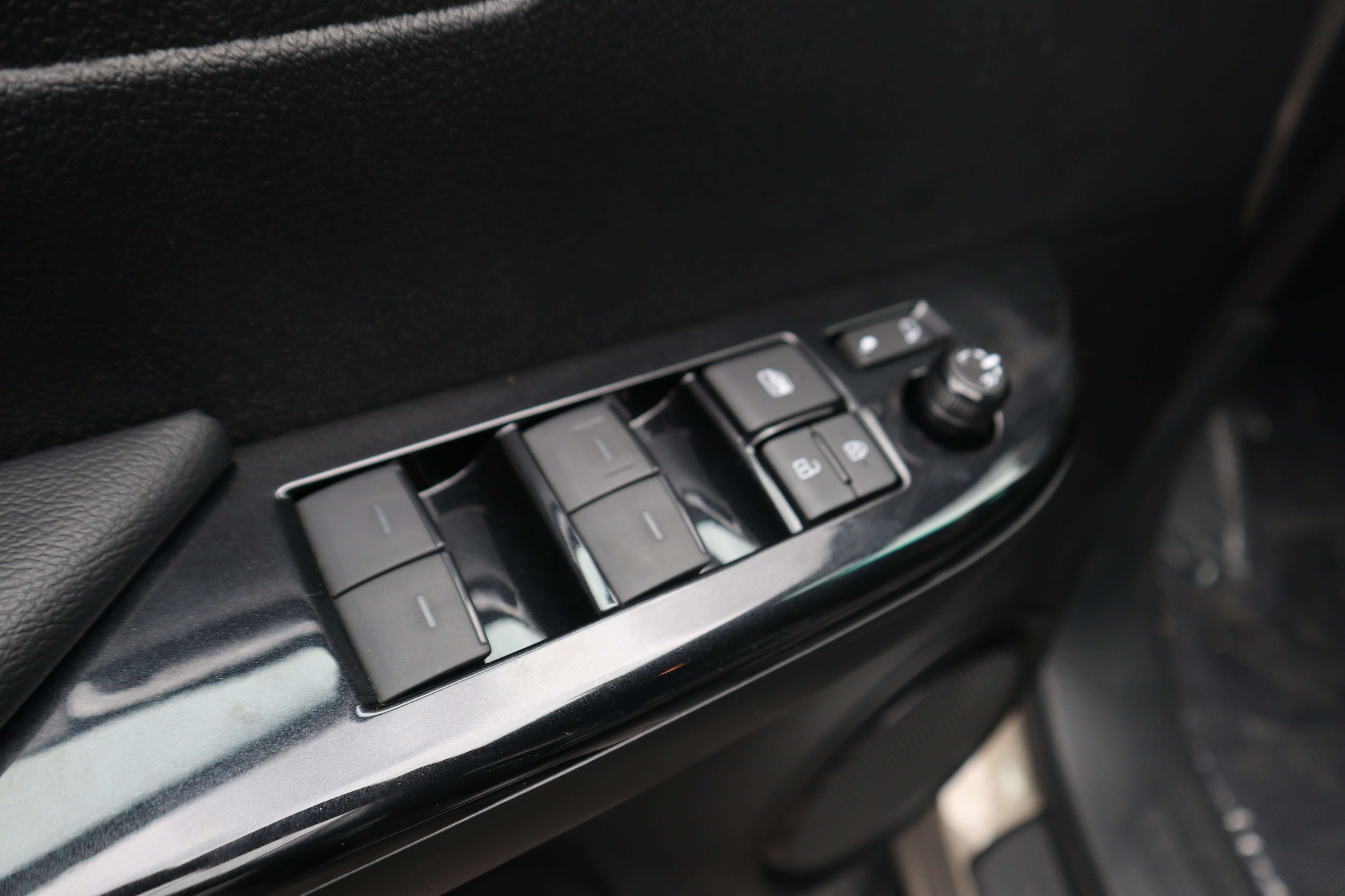 Toyota Hilux 2.8 D DoubleCab Invincible/GPS/360°/Leder/New ! EuroCars -Aalst bv