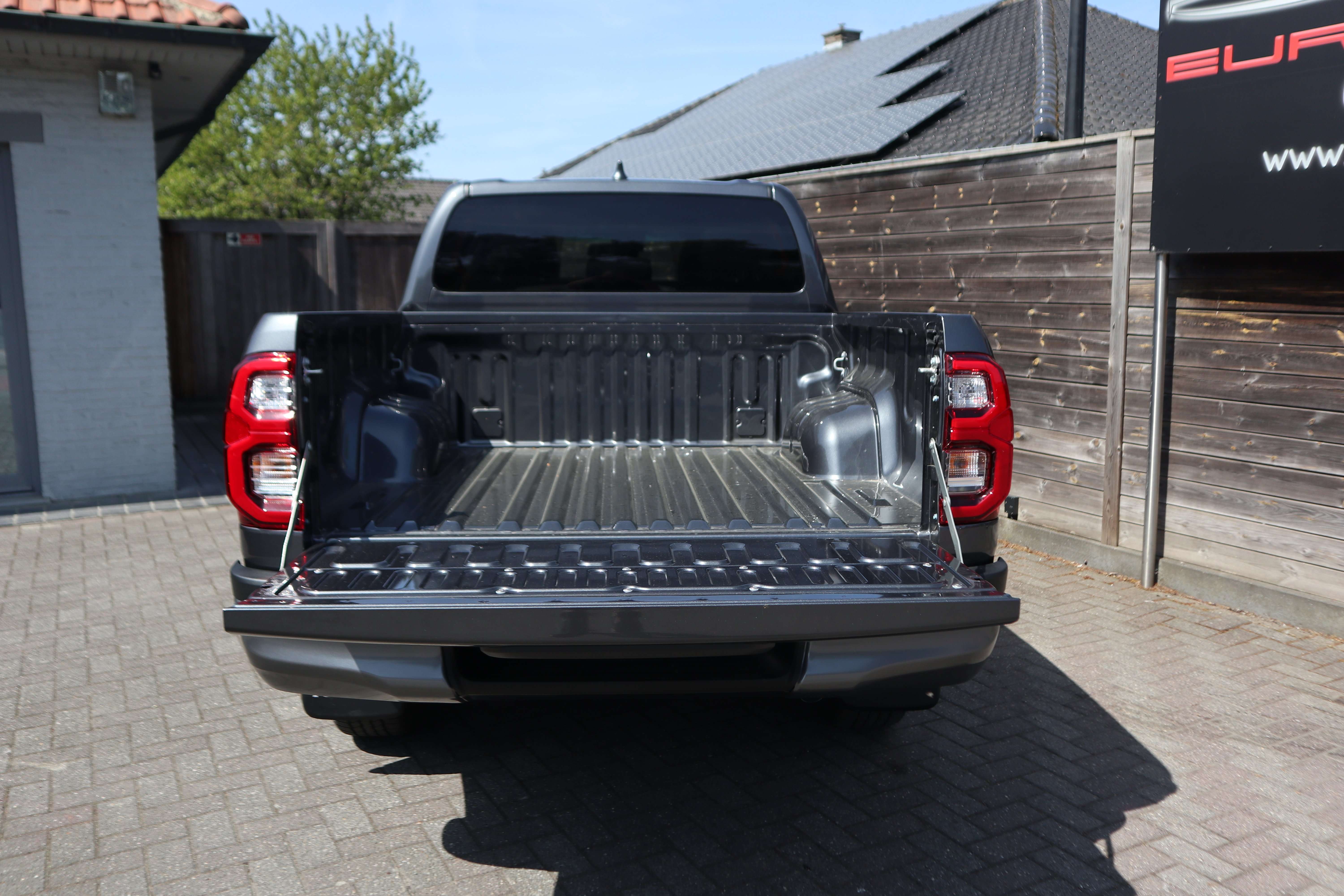 Toyota Hilux 2.8 D DoubleCab Invincible/GPS/360°/Leder/New ! EuroCars -Aalst bv