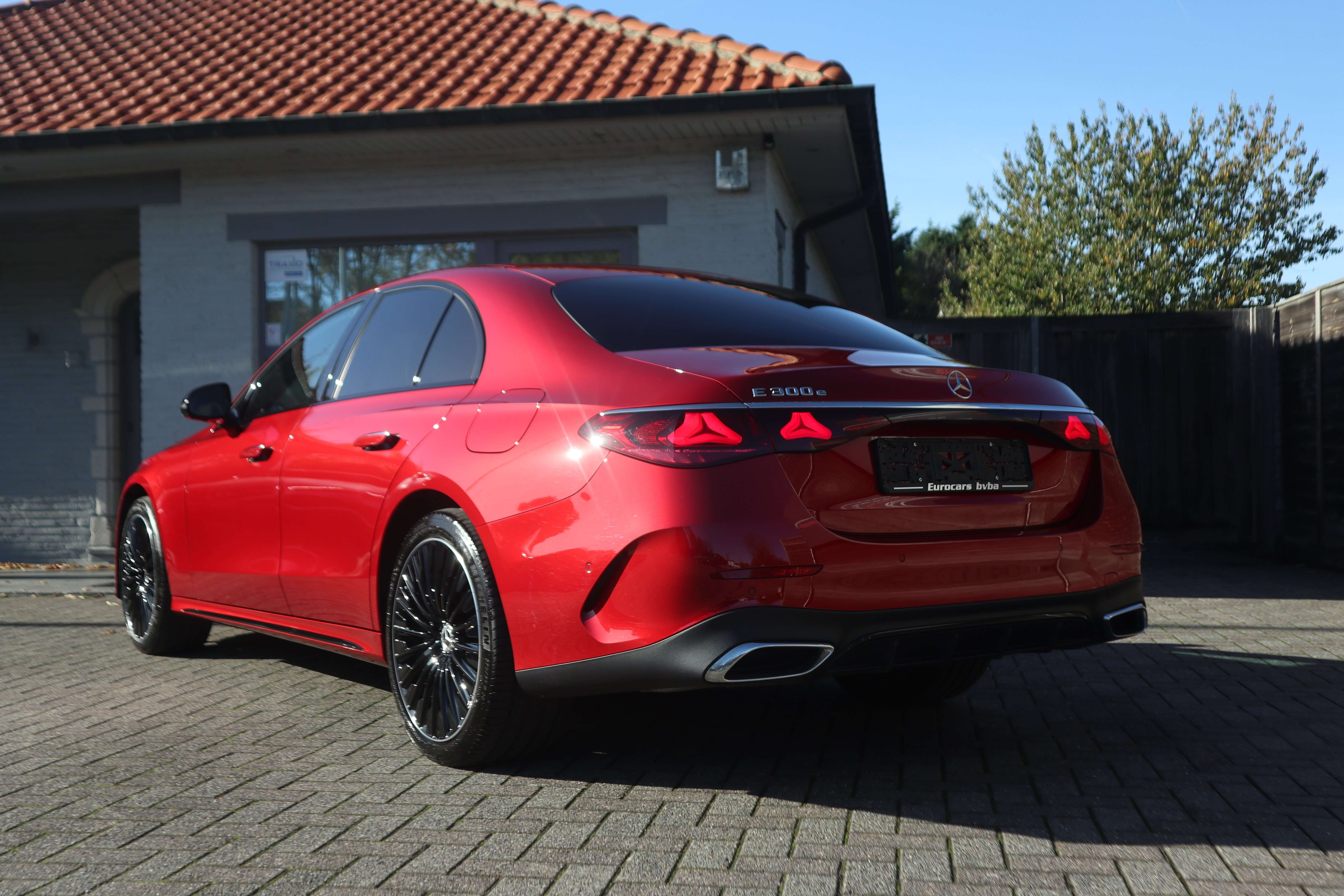 Mercedes-Benz E 300 e /AMG pakket/Night/Distr/360°/20