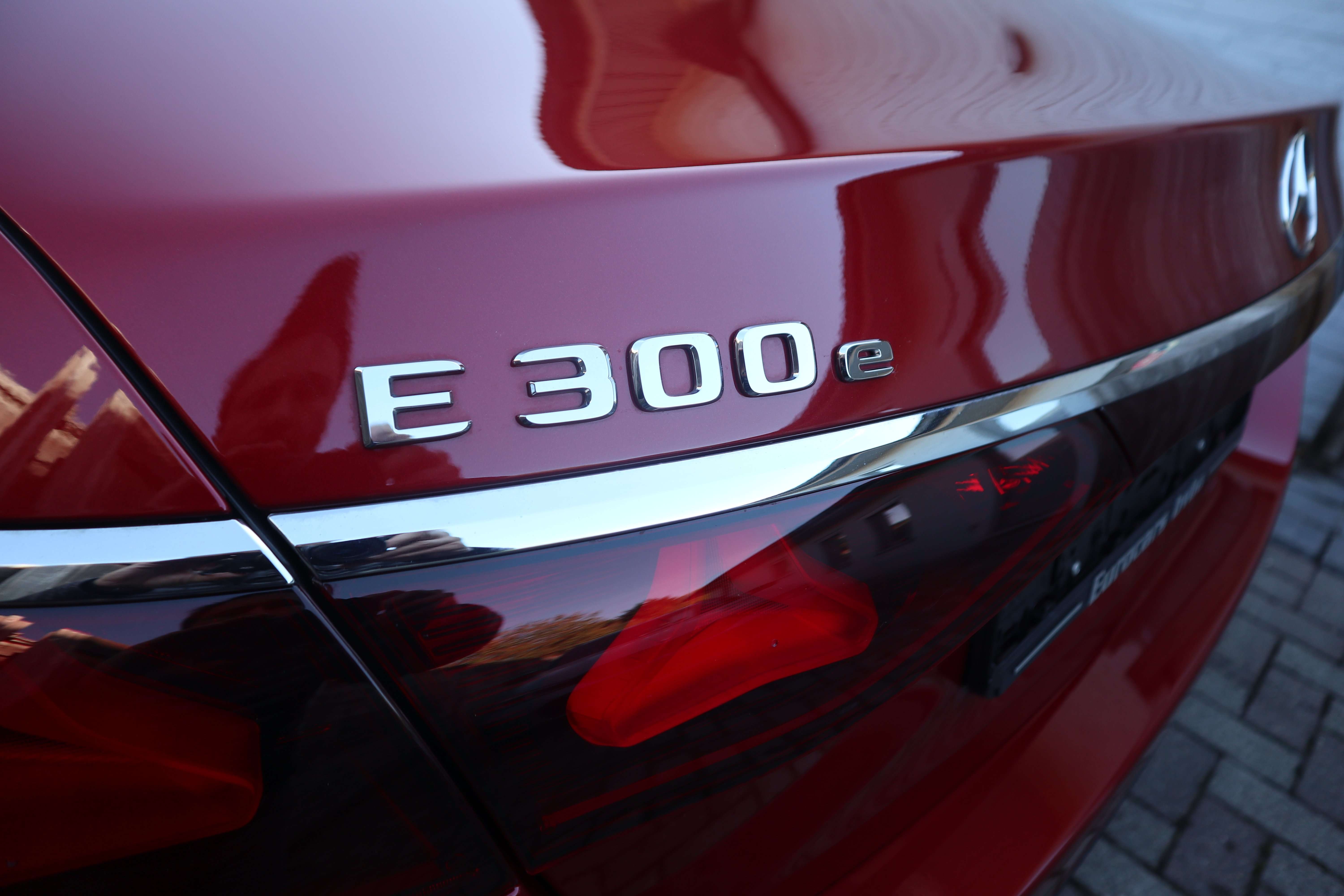 Mercedes-Benz E 300 e /AMG pakket/Night/Distr/360°/20