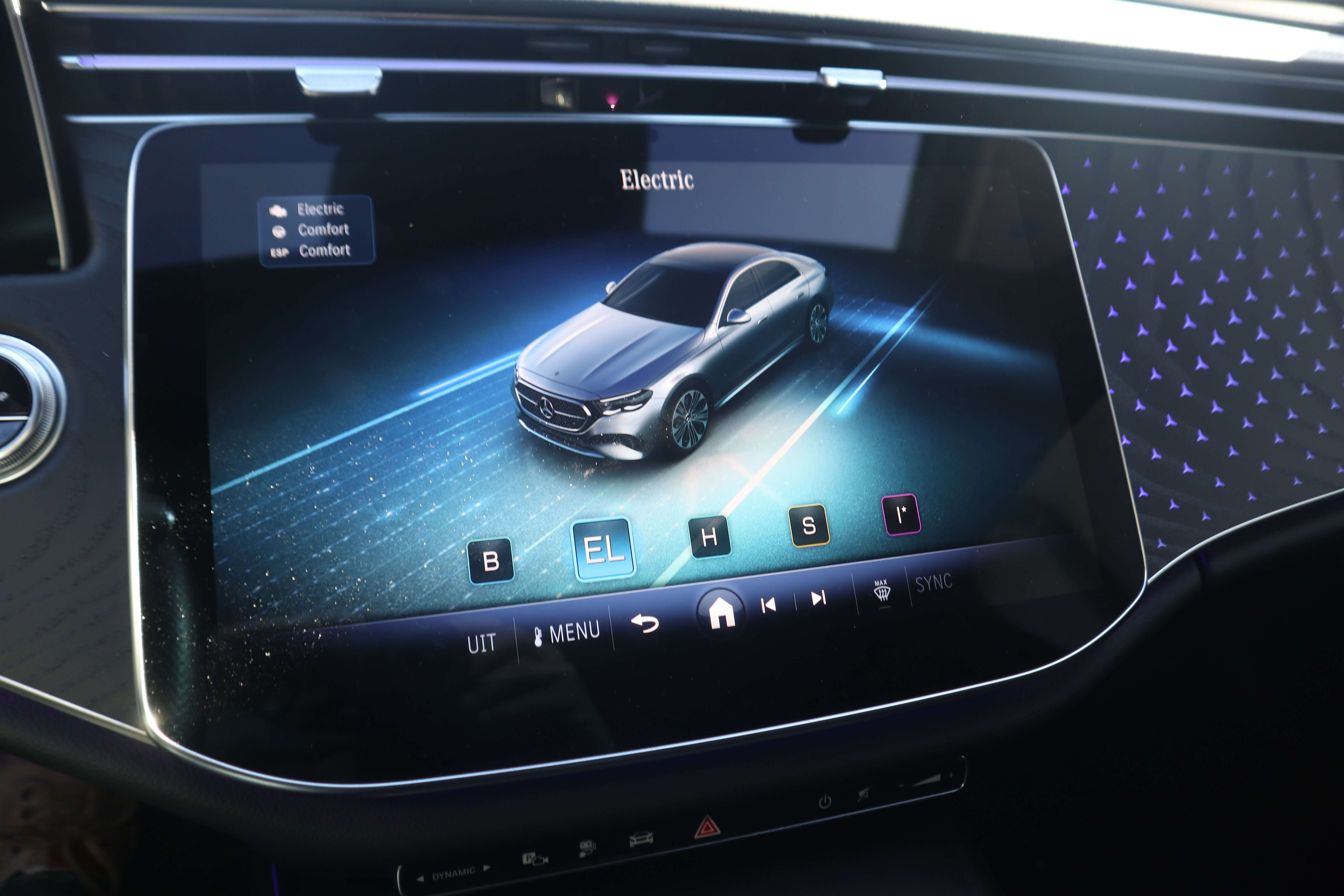 Mercedes-Benz E 300 e /AMG pakket/Night/Distr/360°/20