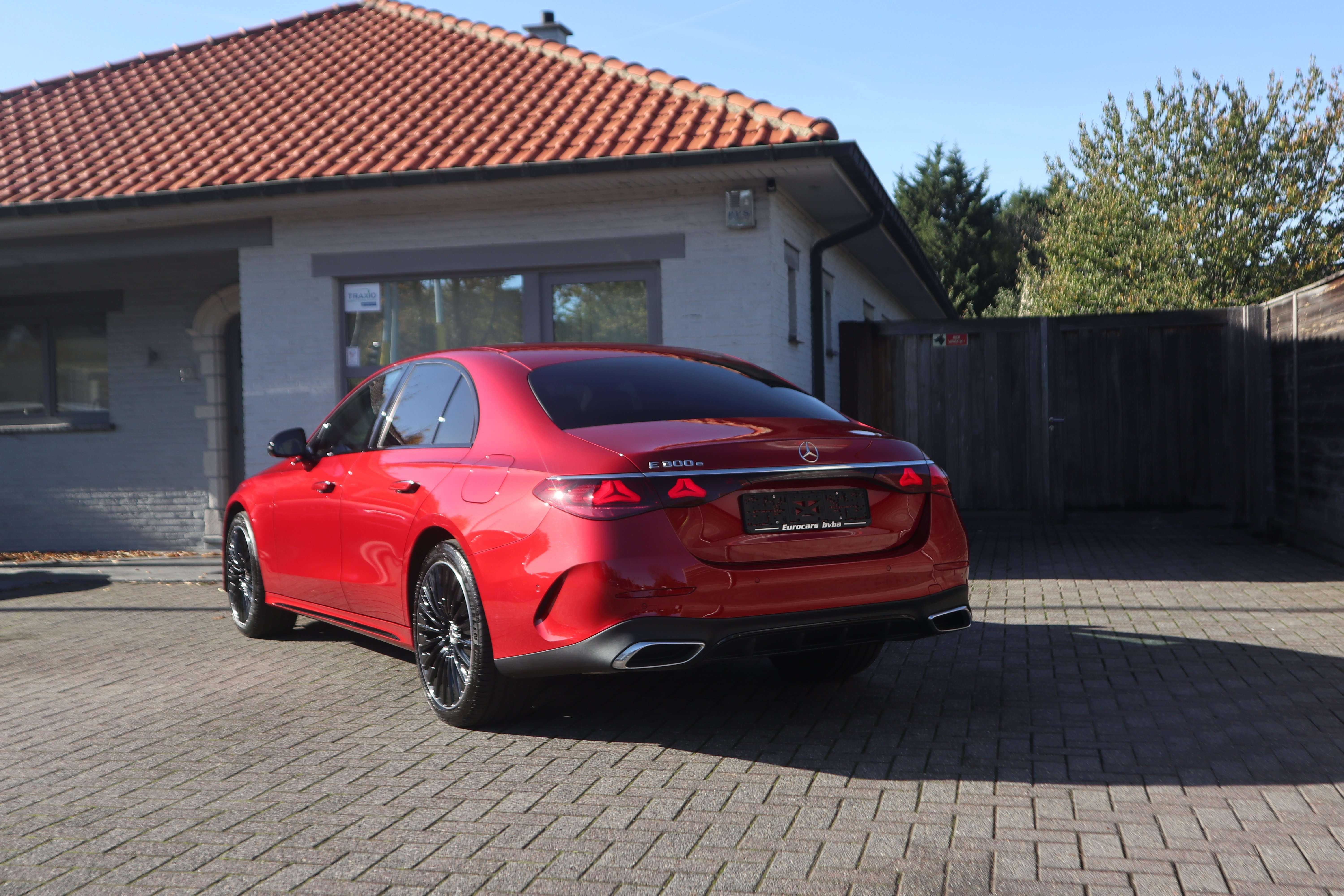 Mercedes-Benz E 300 e /AMG pakket/Night/Distr/360°/20