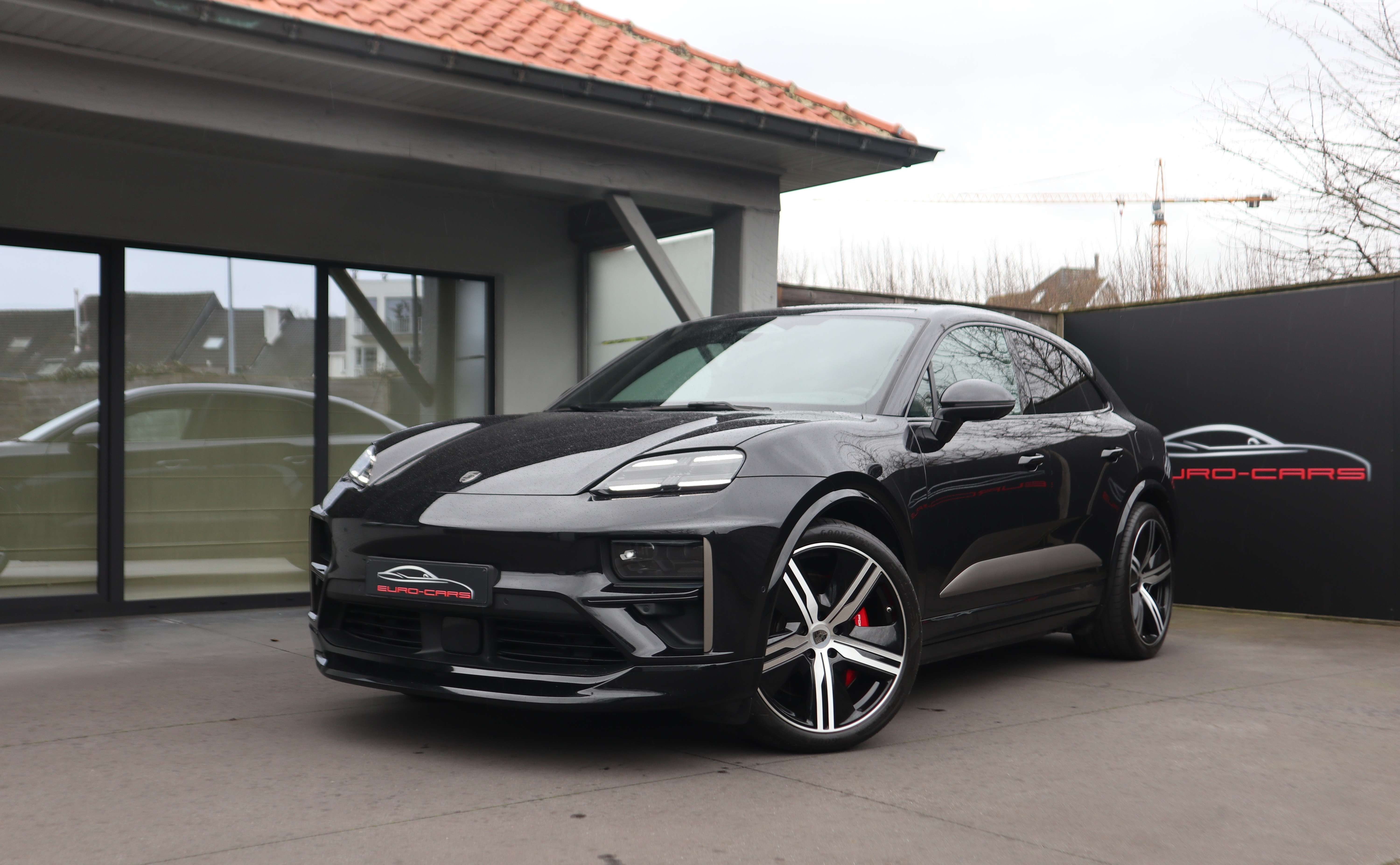 EuroCars -Aalst bv - Porsche Macan