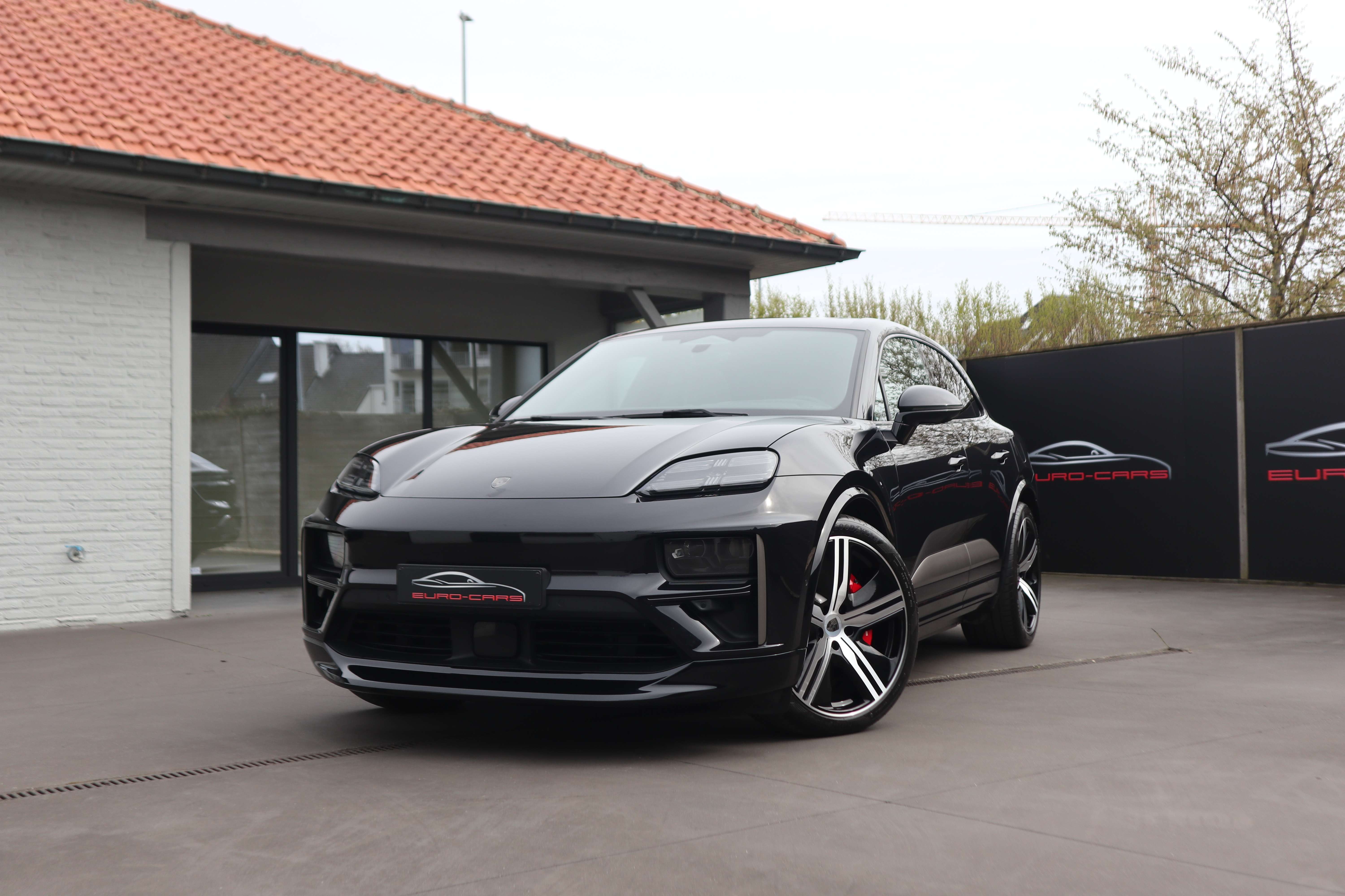 EuroCars -Aalst bv - Porsche Macan