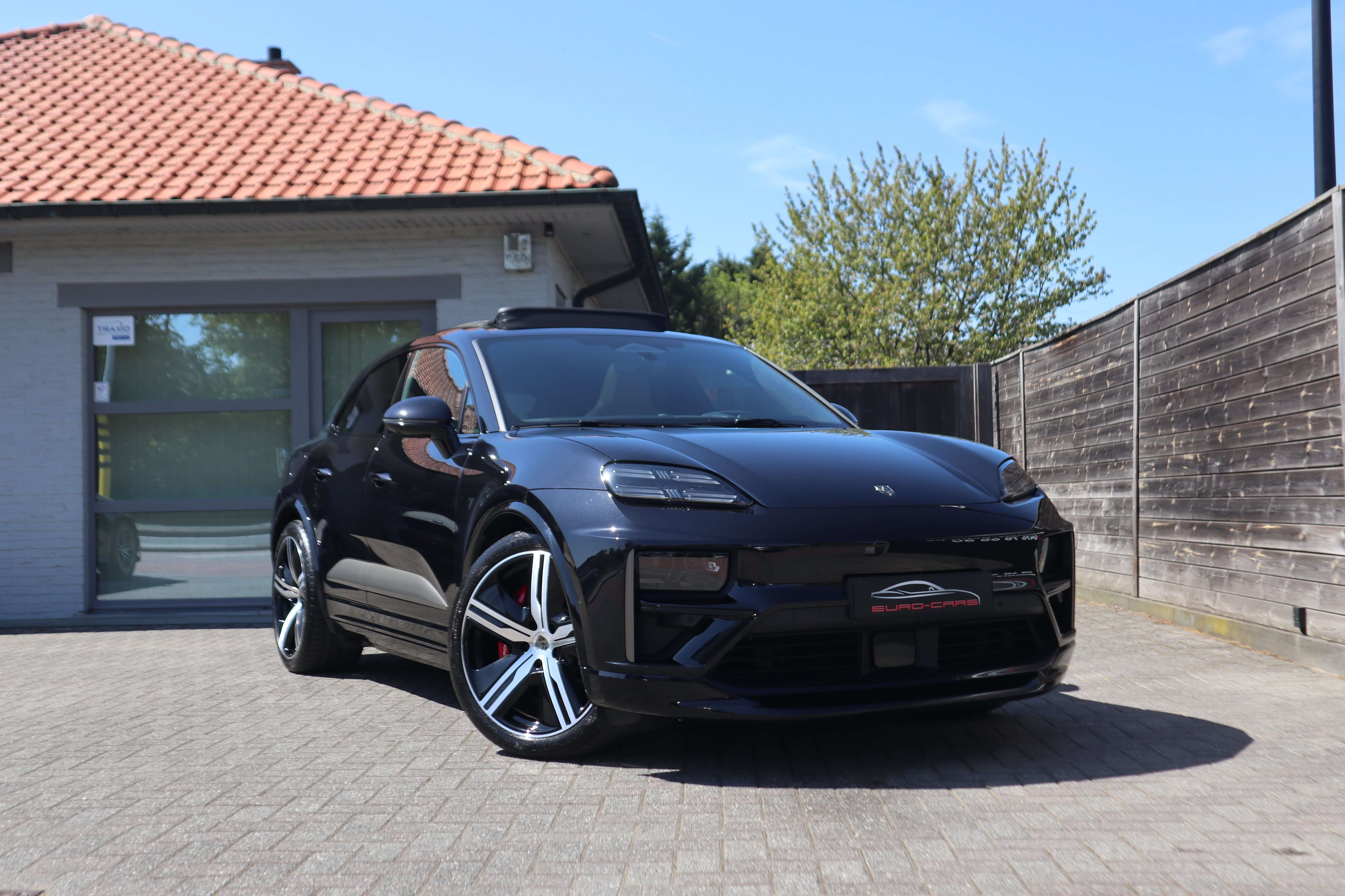 EuroCars -Aalst bv - Porsche Macan