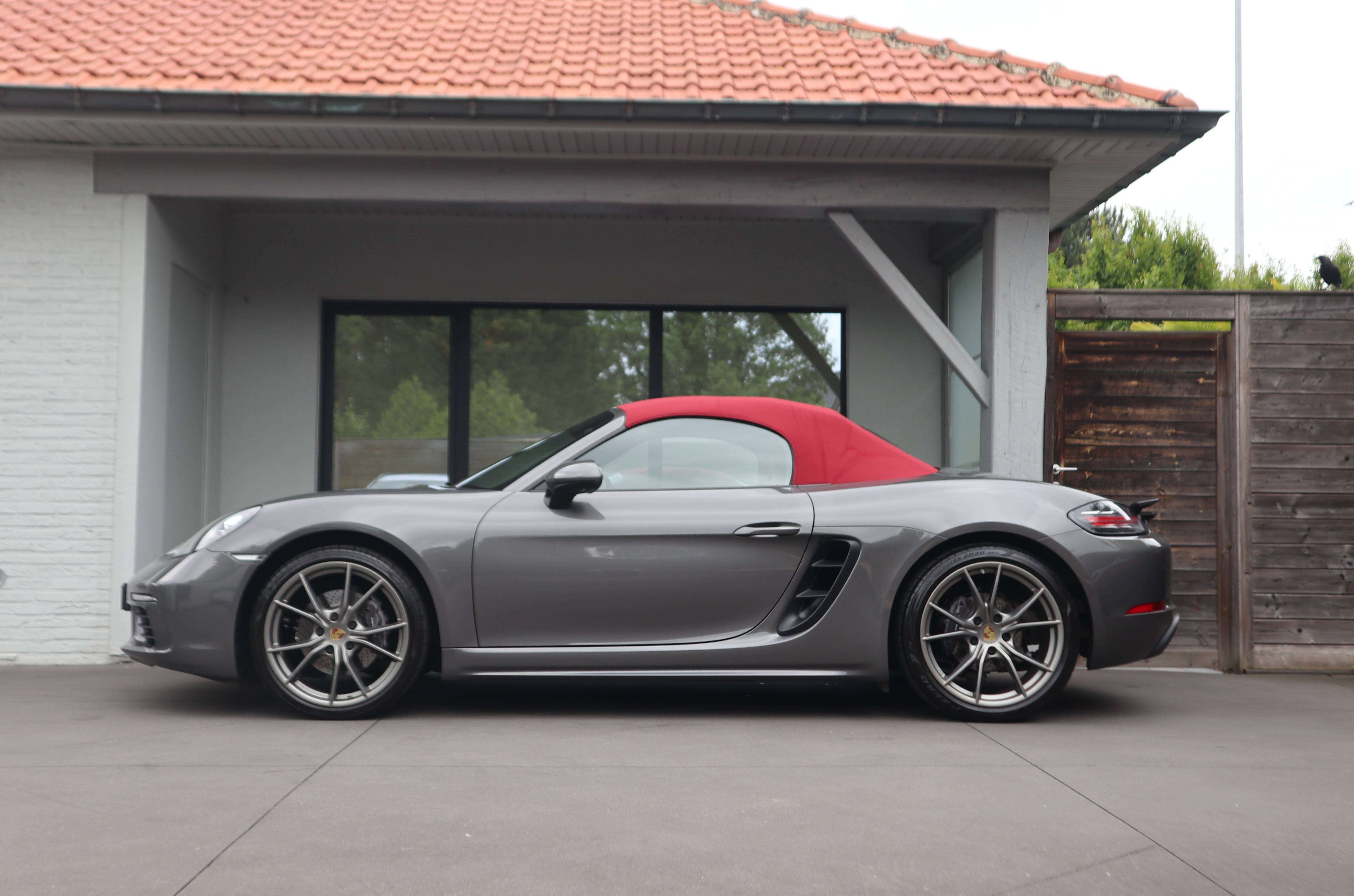EuroCars -Aalst bv - Porsche 718