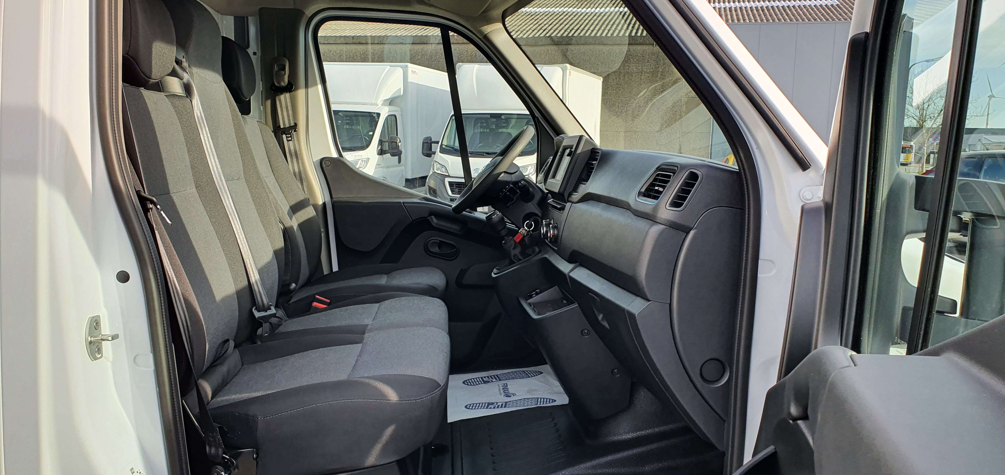 P-Benz - Nissan Onbekend NV400 meubelbak draaideuren 5231km 06/2022 airco