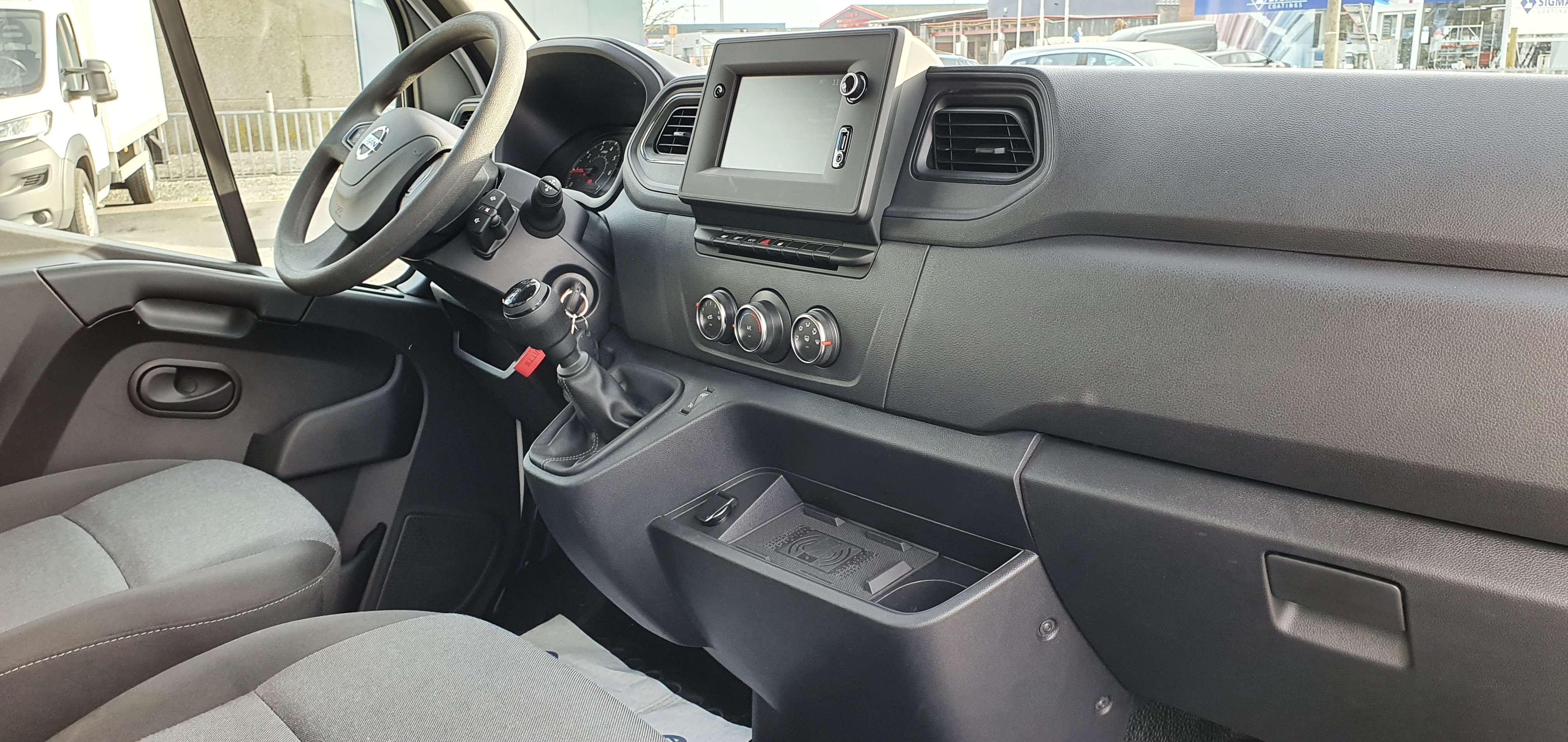 P-Benz - Nissan Onbekend NV400 meubelbak draaideuren 5231km 06/2022 airco