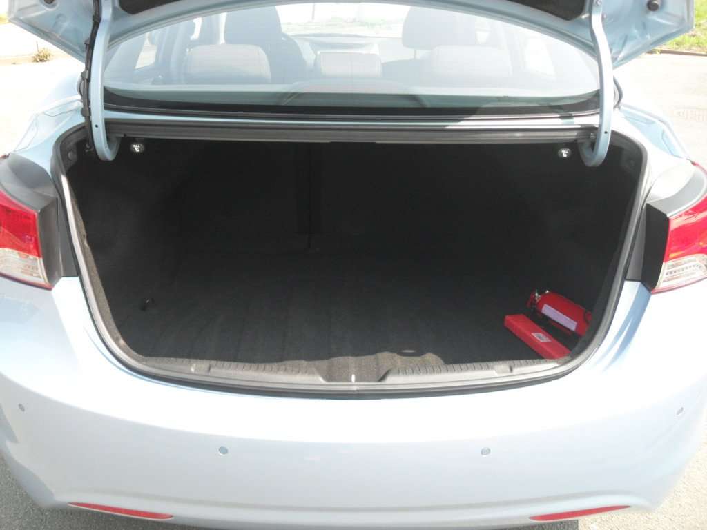 P-Benz - Hyundai i40 1.6 Elantra airco pdc regensensor benzine garantie