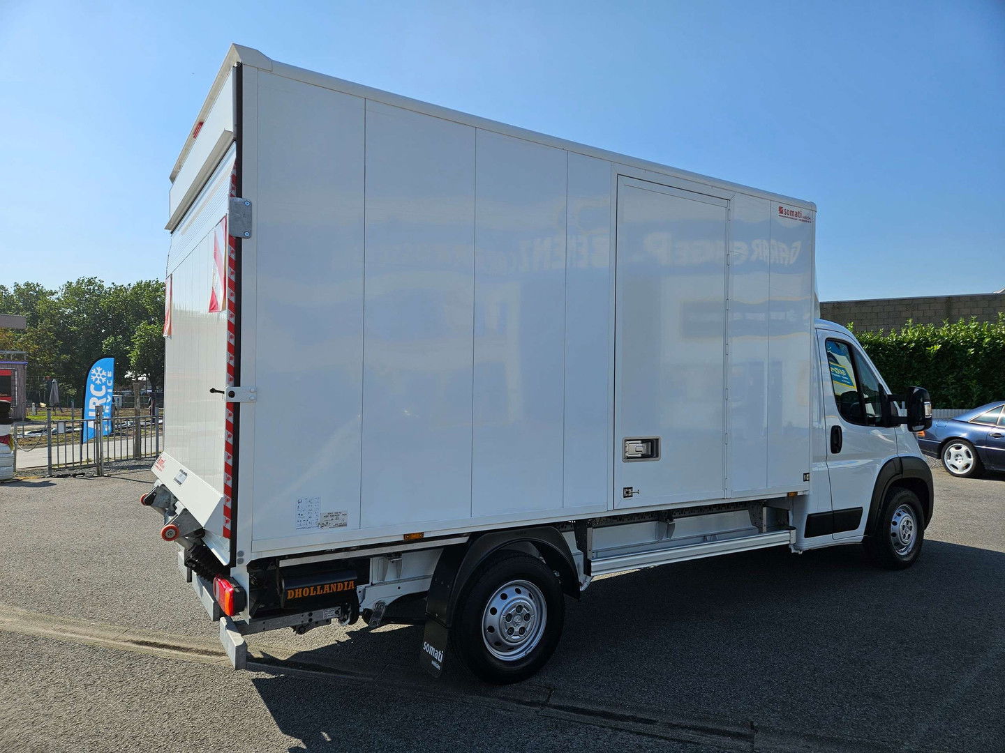 P-Benz - Peugeot BOXER 2.0 meubelbak extra lange laadbrug airco nav