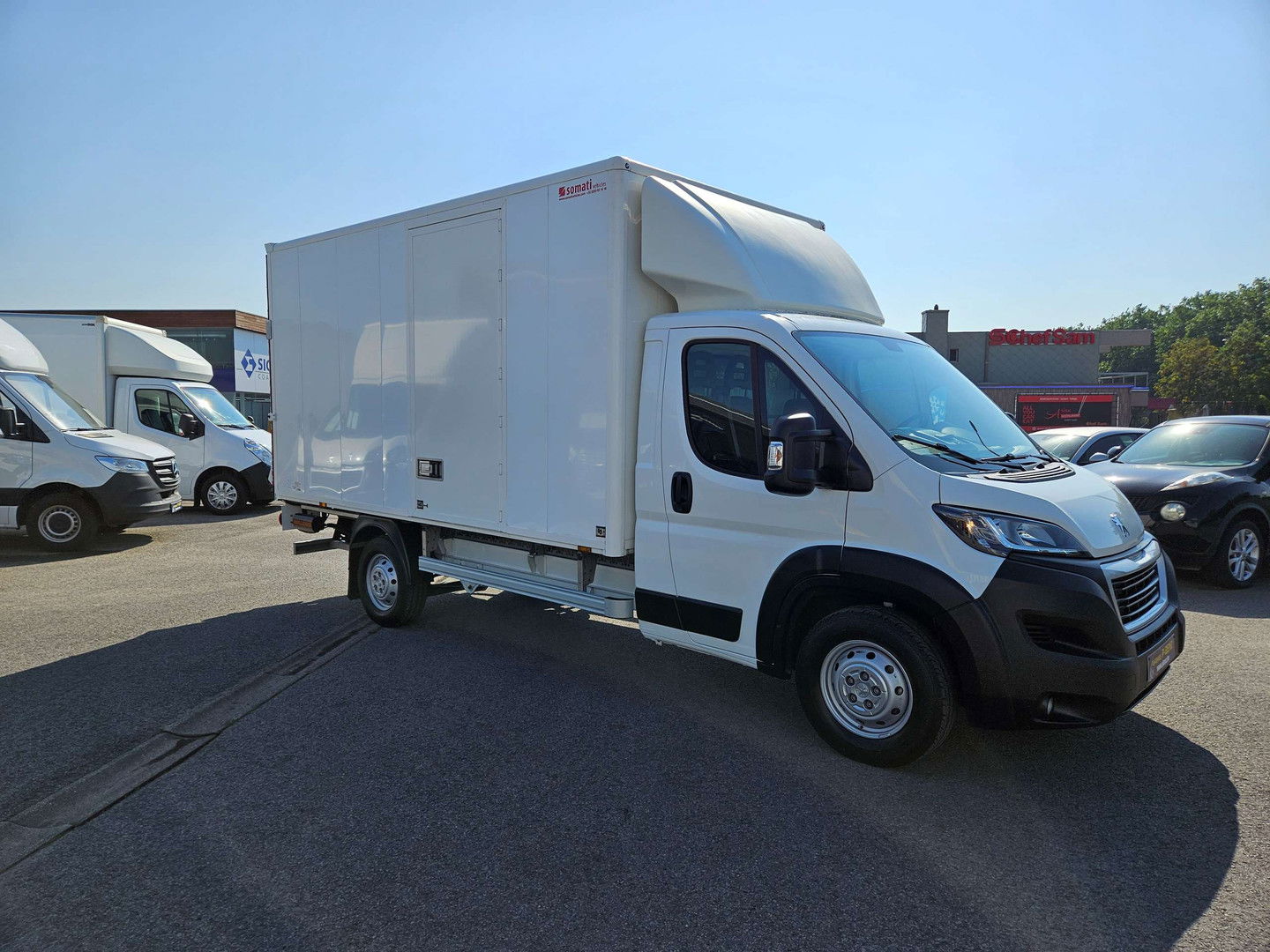 P-Benz - Peugeot BOXER 2.0 meubelbak extra lange laadbrug airco nav