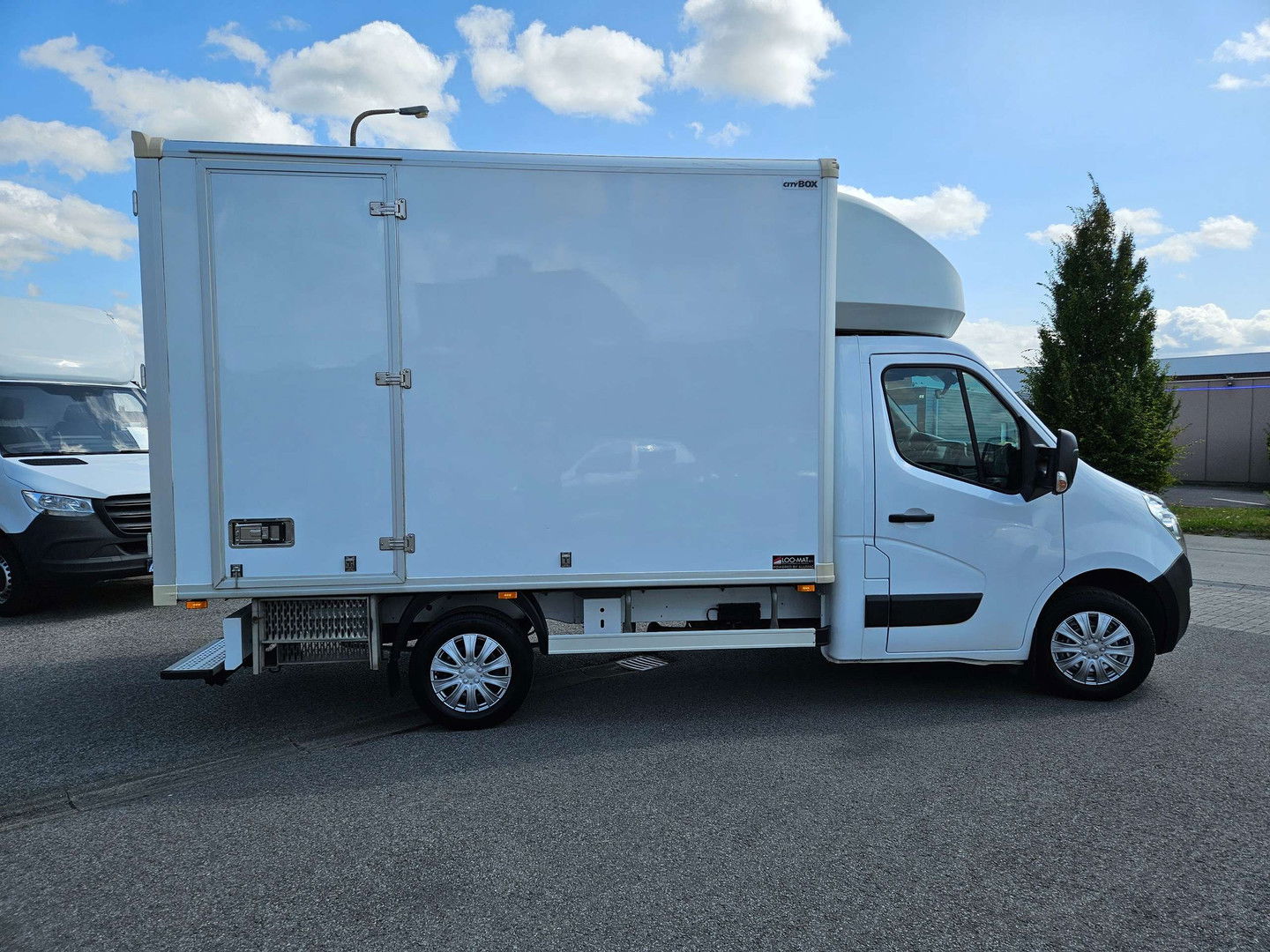 P-Benz - Opel MOVANO 2.3 meubelbak airco navigatie cruise contro