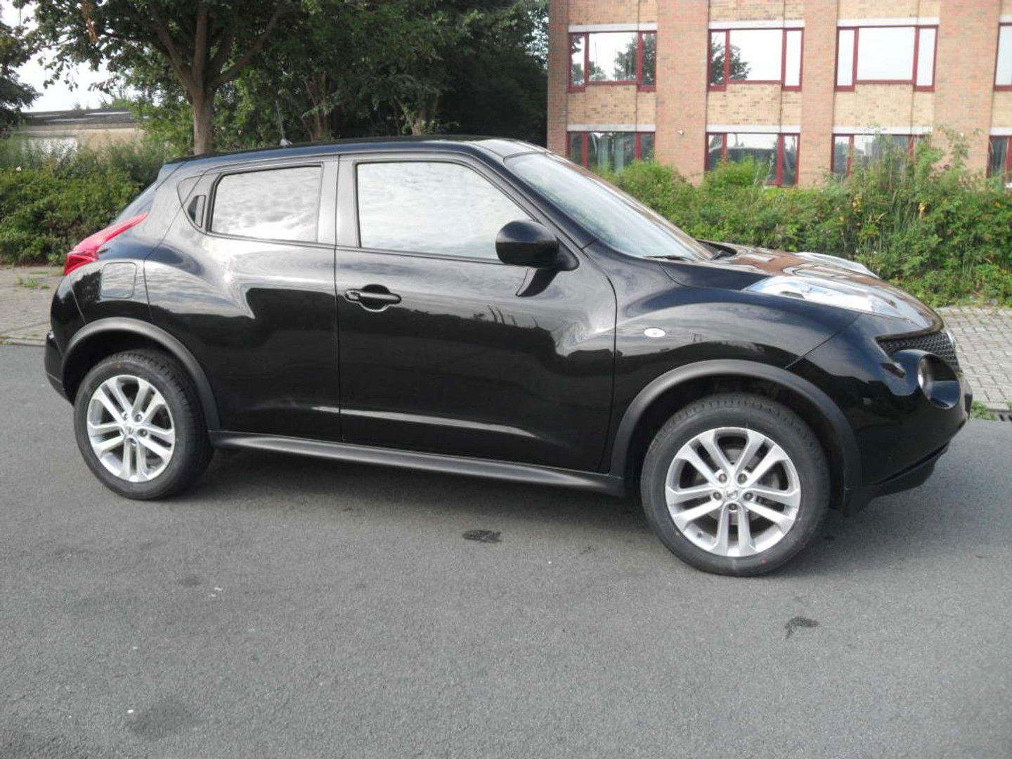 P-Benz - Nissan JUKE 1.5 dCi 2WD Tekna airco navigatie cruise control