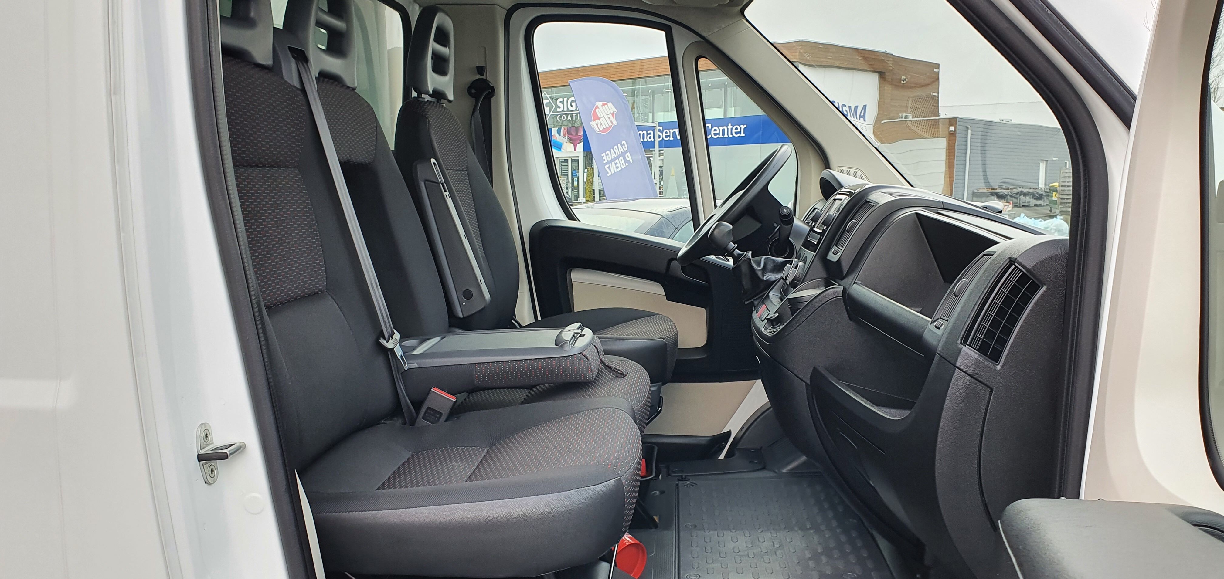 P-Benz - Peugeot BOXER meubelbak laadklep airco navigatie