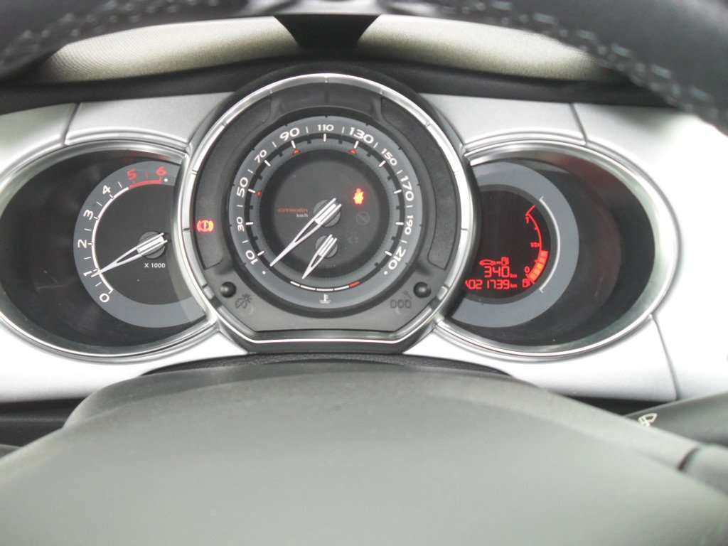P-Benz - Citroen DS3 1.4 HDi So Chic airco weinig kilometers  garantie