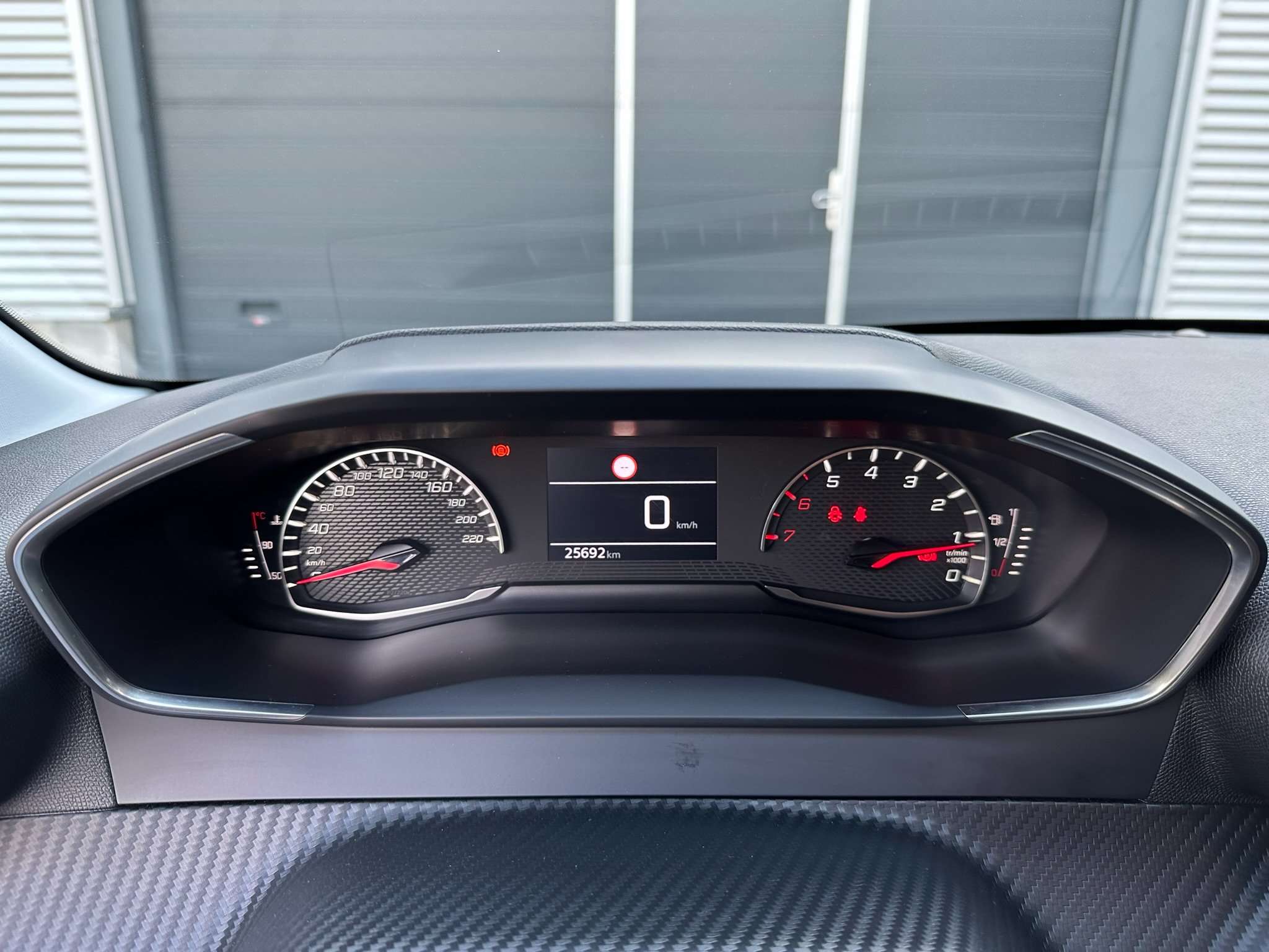 Peugeot 208 1.2i Benzine Active (EU6.3) *Navigatie/Alu/Airco* Garage Planckaert