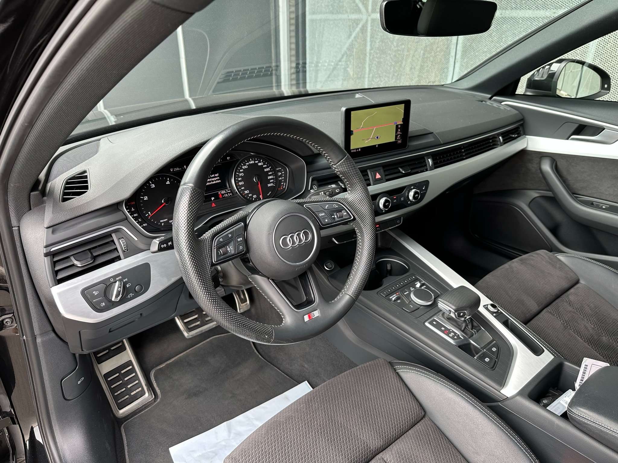 Audi A4 Avant 35 TDI Sport S tronic. S-Line interieur EU6d Garage Planckaert