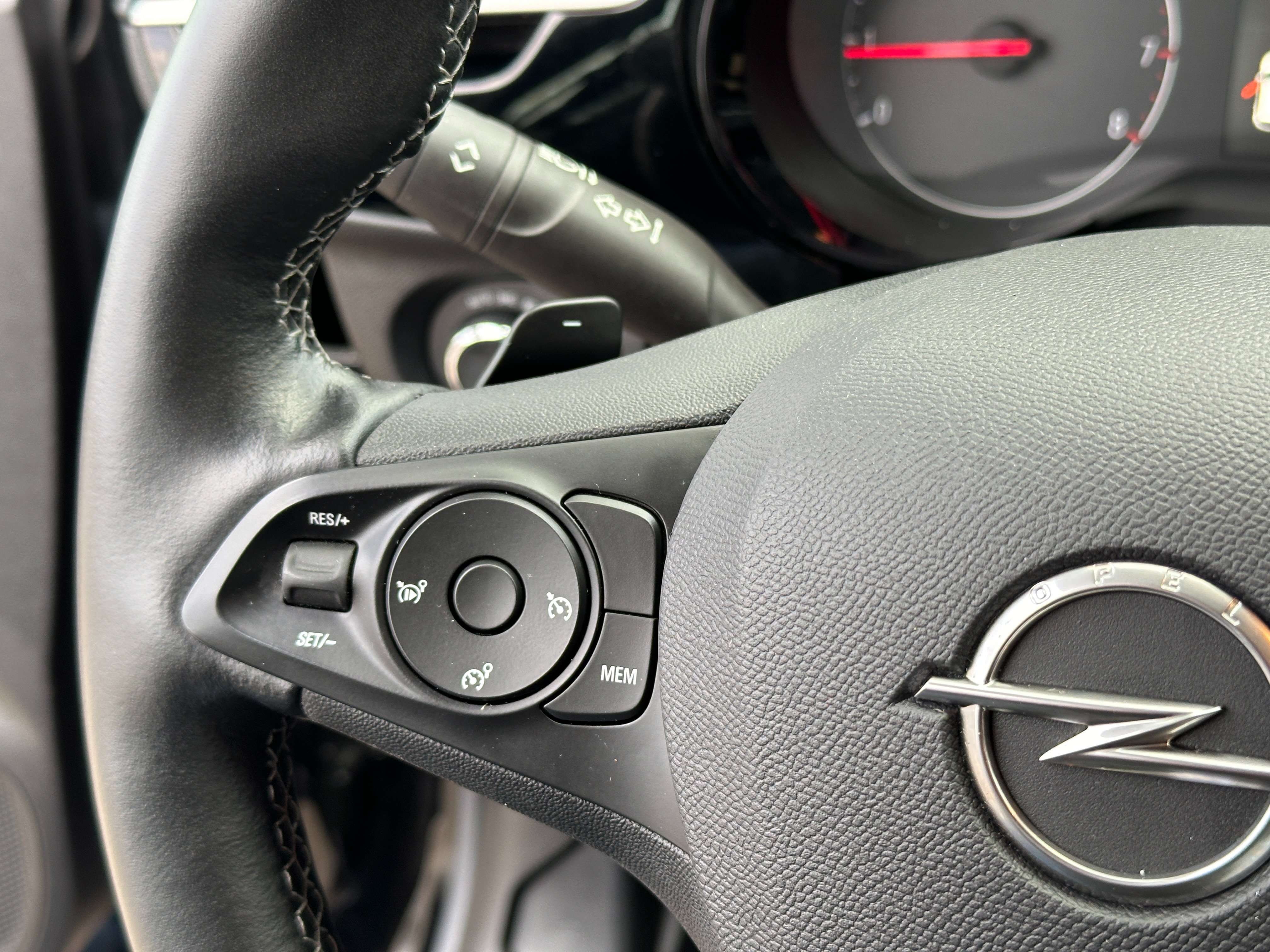 Opel Corsa 1.2 Benzine/Automaat *Smart Link/All Season Banden Garage Planckaert