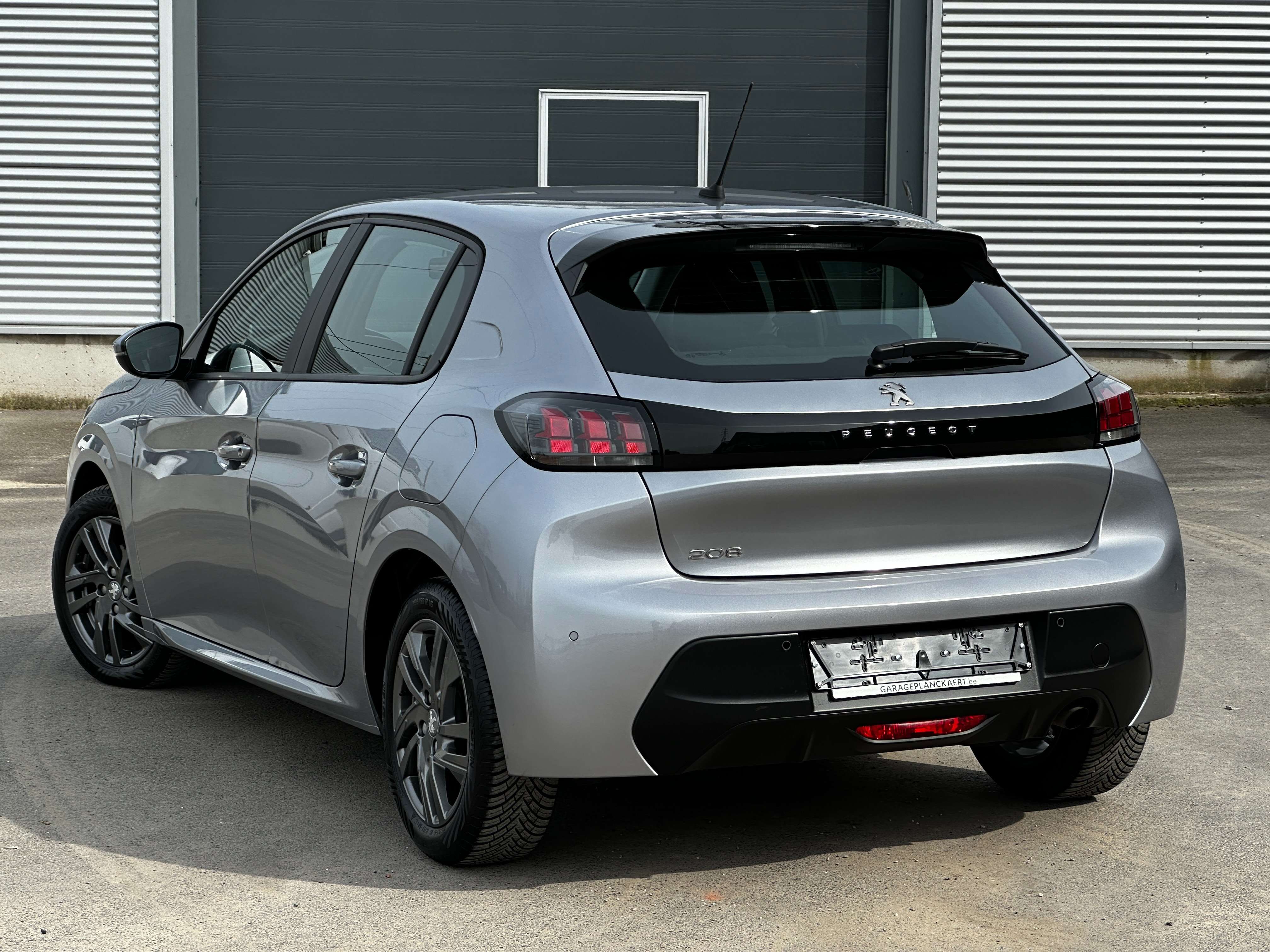 Peugeot 208 1.2i Benzine *Carplay/Park sensor/Navi/Alu/Cruise* Garage Planckaert