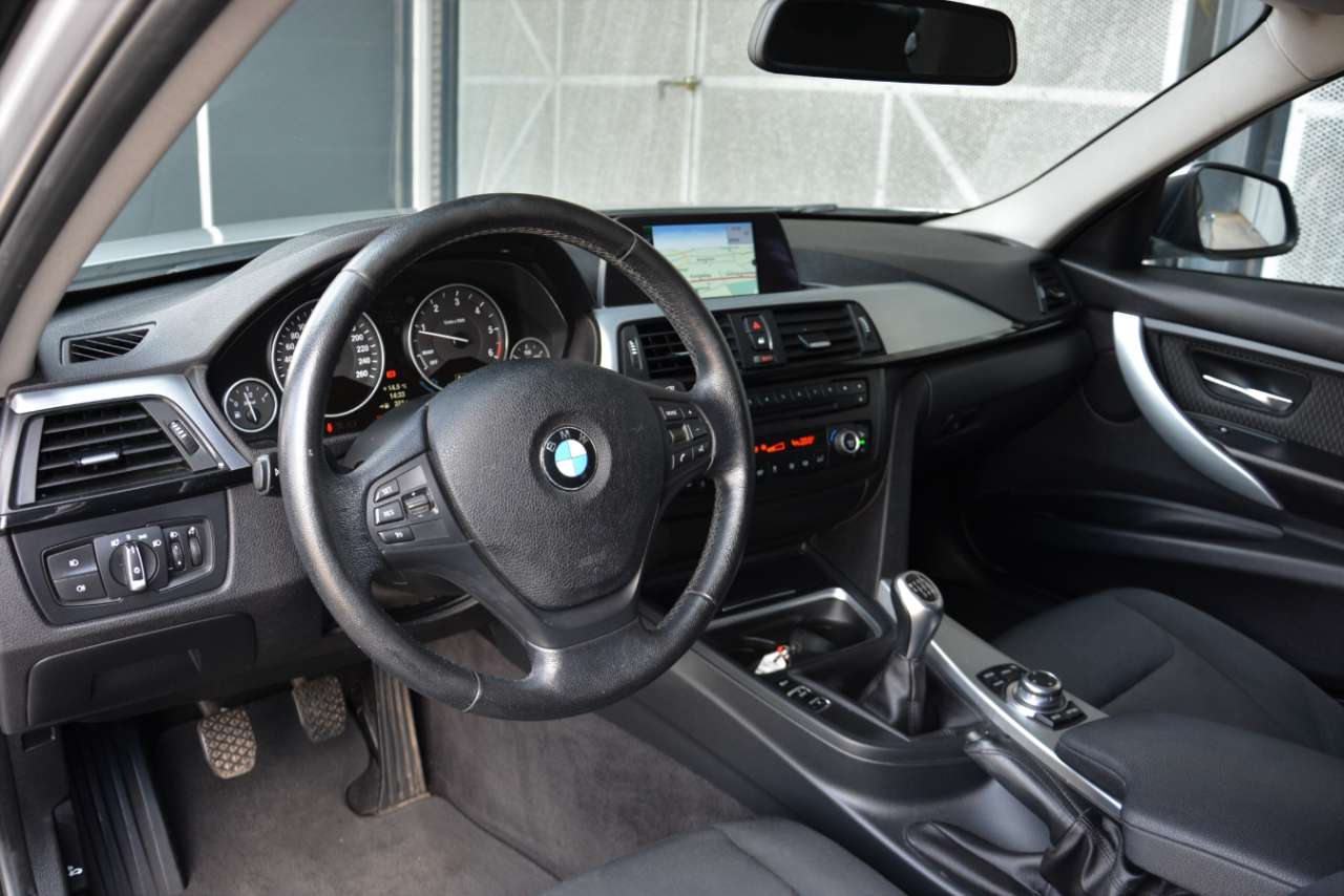 BMW 316 d *Nieuw vliegwiel + koppeling / 4 nieuwe banden * Garage Planckaert