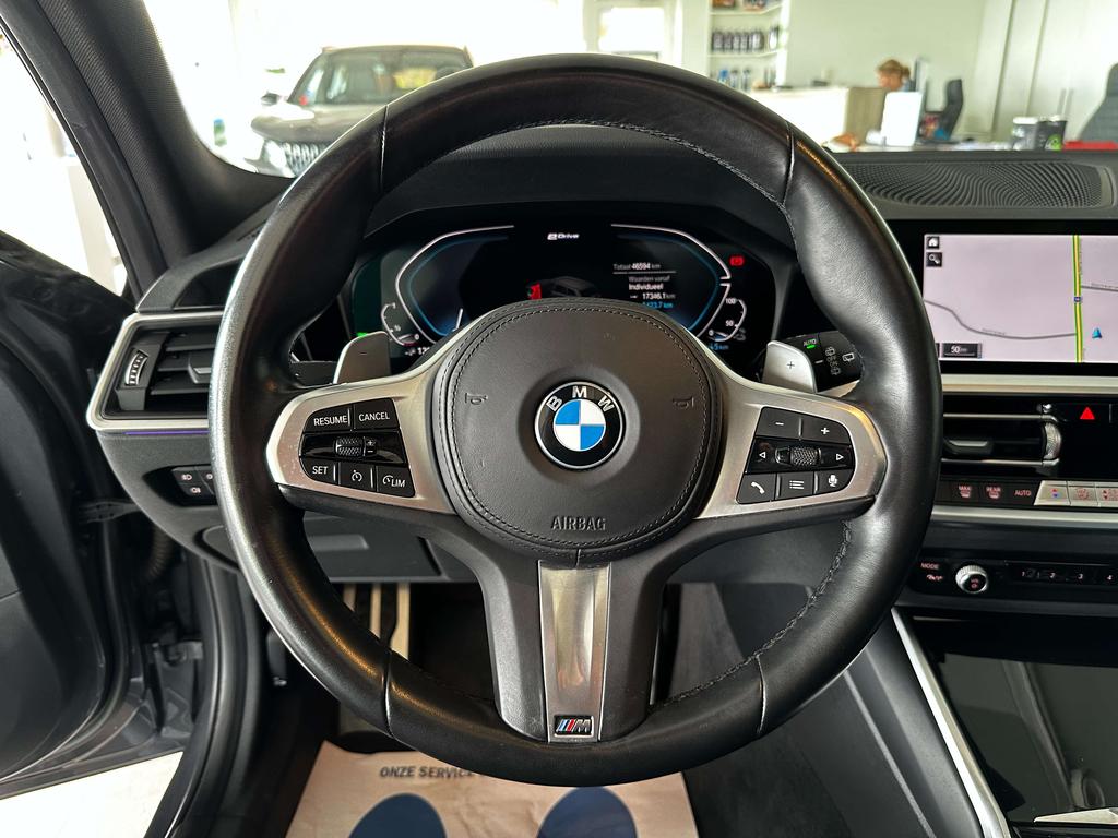 BMW 330 330e Touring *Pack M-Sport/Camera/Pano Dak/19''Alu Garage Planckaert