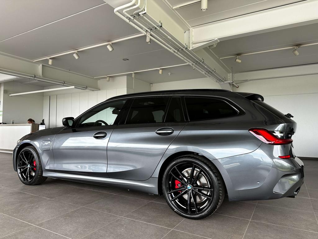 BMW 330 330e Touring *Pack M-Sport/Camera/Pano Dak/19''Alu Garage Planckaert