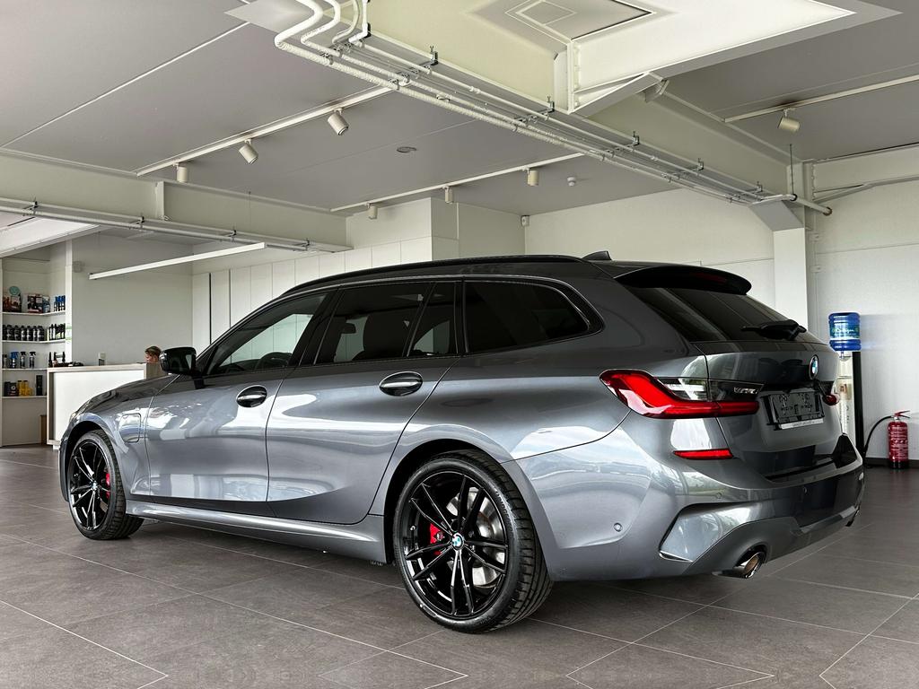 BMW 330 330e Touring *Pack M-Sport/Camera/Pano Dak/19''Alu Garage Planckaert