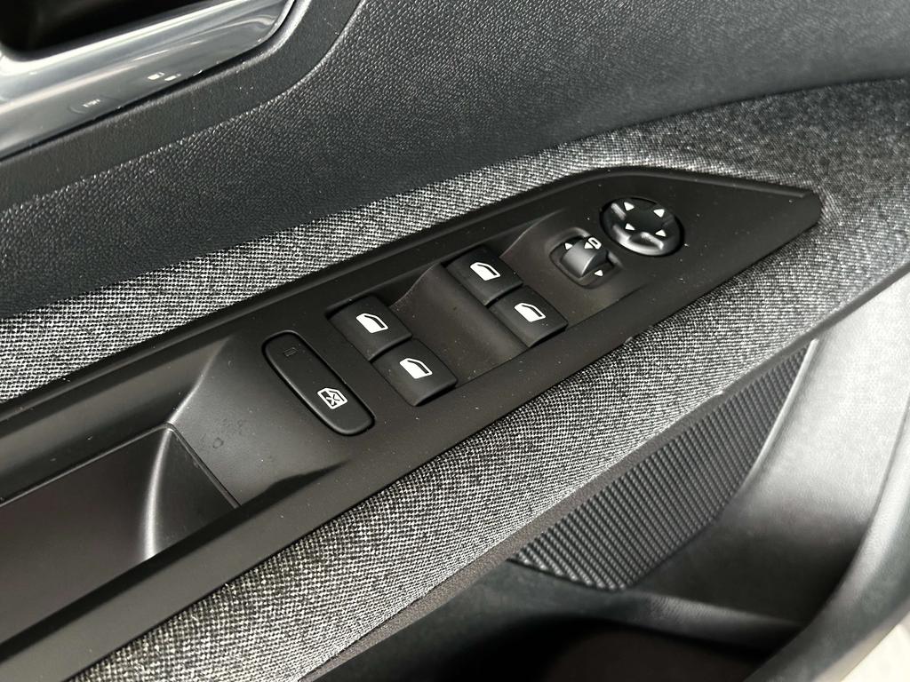 Peugeot 3008 1.2 PureTech *Camera/navi/pdc/carplay/full led* Garage Planckaert