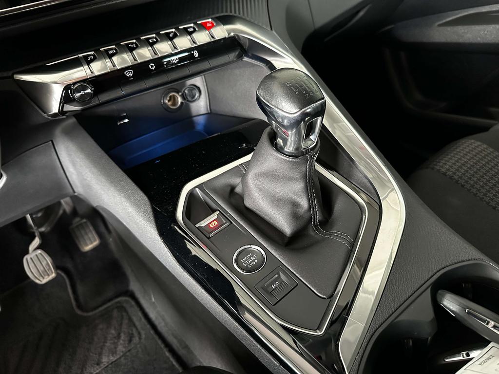 Peugeot 3008 1.2 PureTech *Camera/navi/pdc/carplay/full led* Garage Planckaert