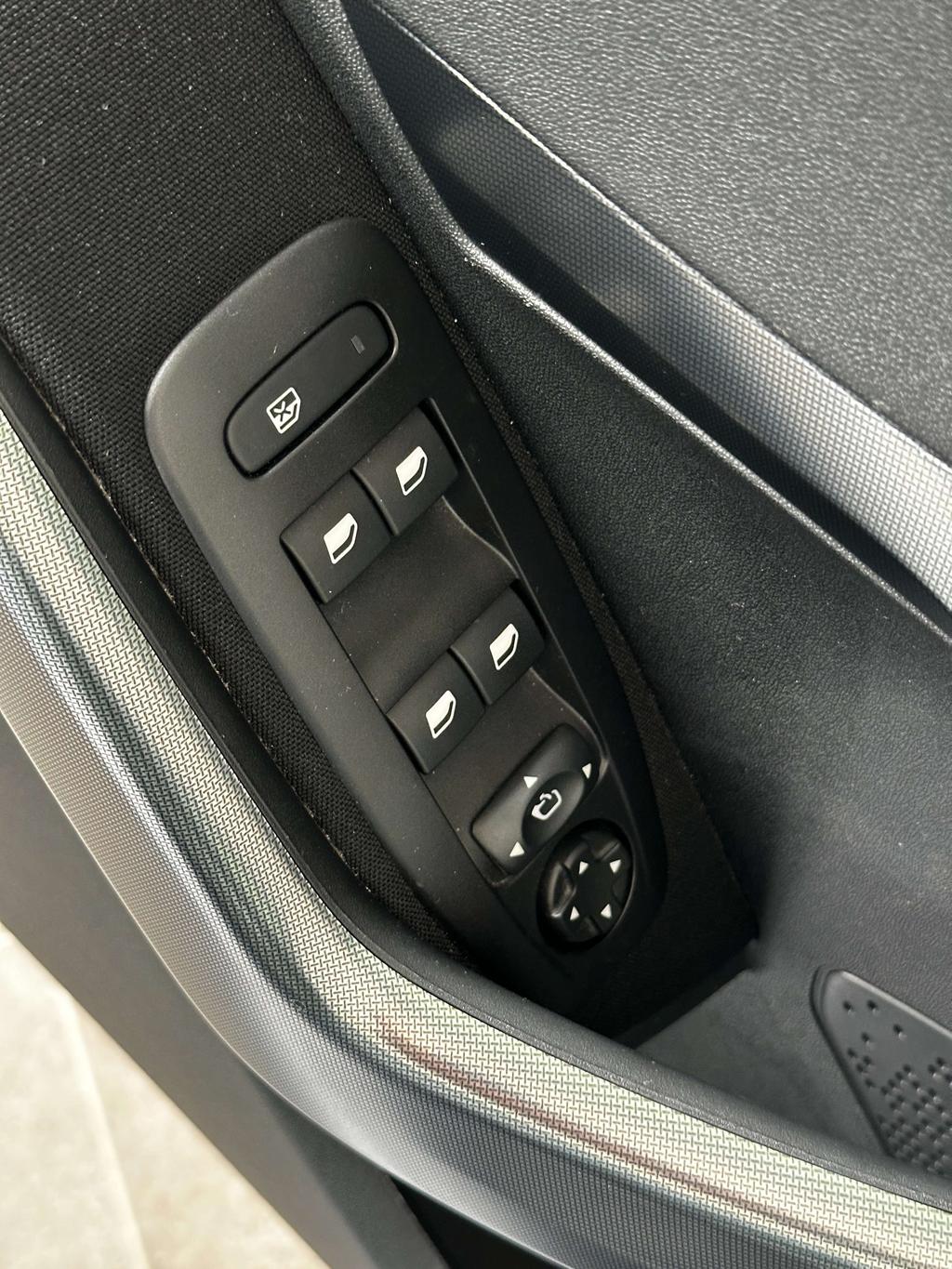 Peugeot 2008 2008 1.2i Automaat Allure *Navi/Carplay/Cruise C* Garage Planckaert