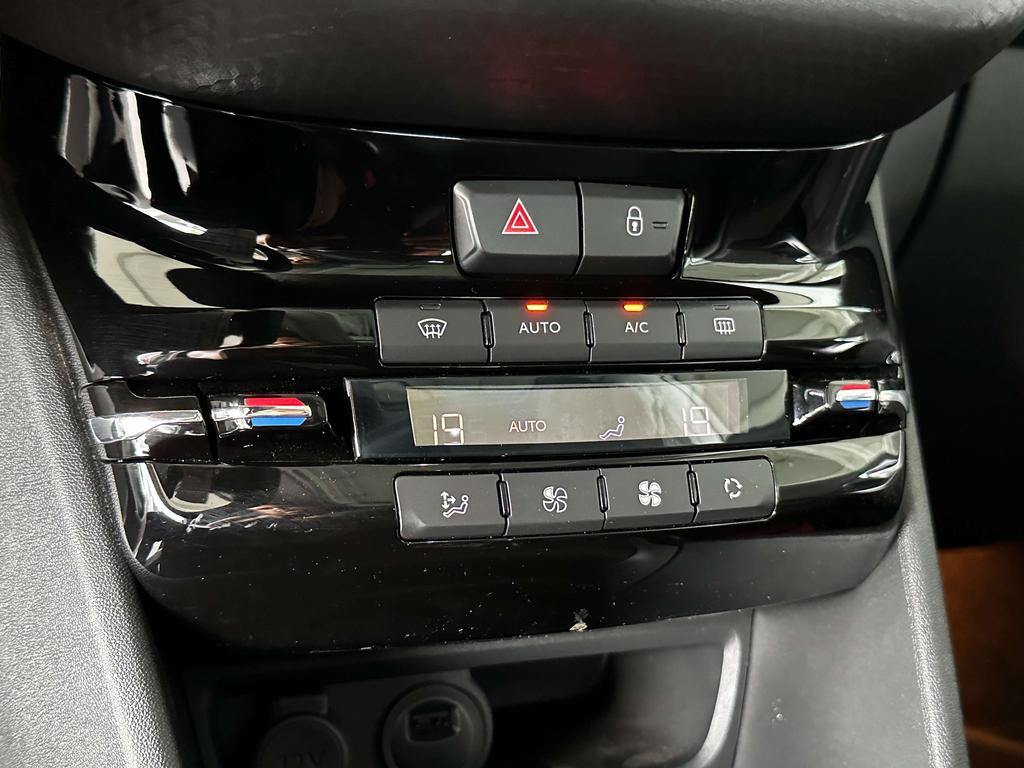 Peugeot 2008 2008 1.2i Automaat Allure *Navi/Carplay/Cruise C* Garage Planckaert