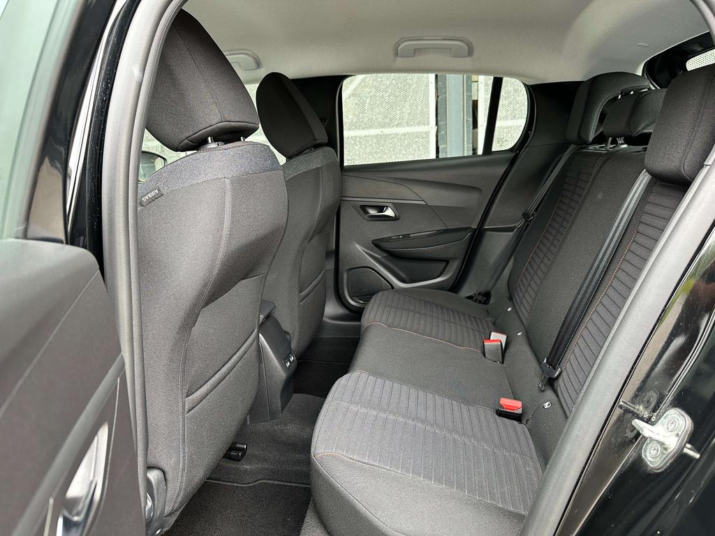 Peugeot 208 1.2i Benzine/Automaat *Carplay/Cruise/Navi/Airco* Garage Planckaert