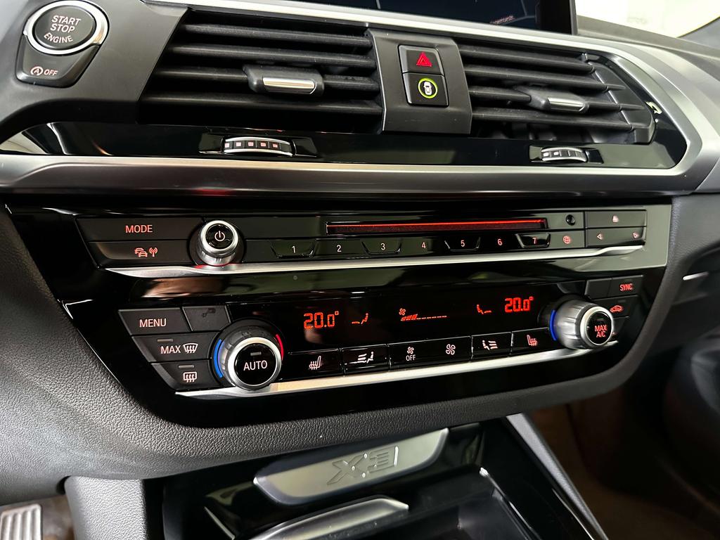 BMW X3 2.0 dA sDrive18 *pano dak/full led/camera/pdc* Garage Planckaert