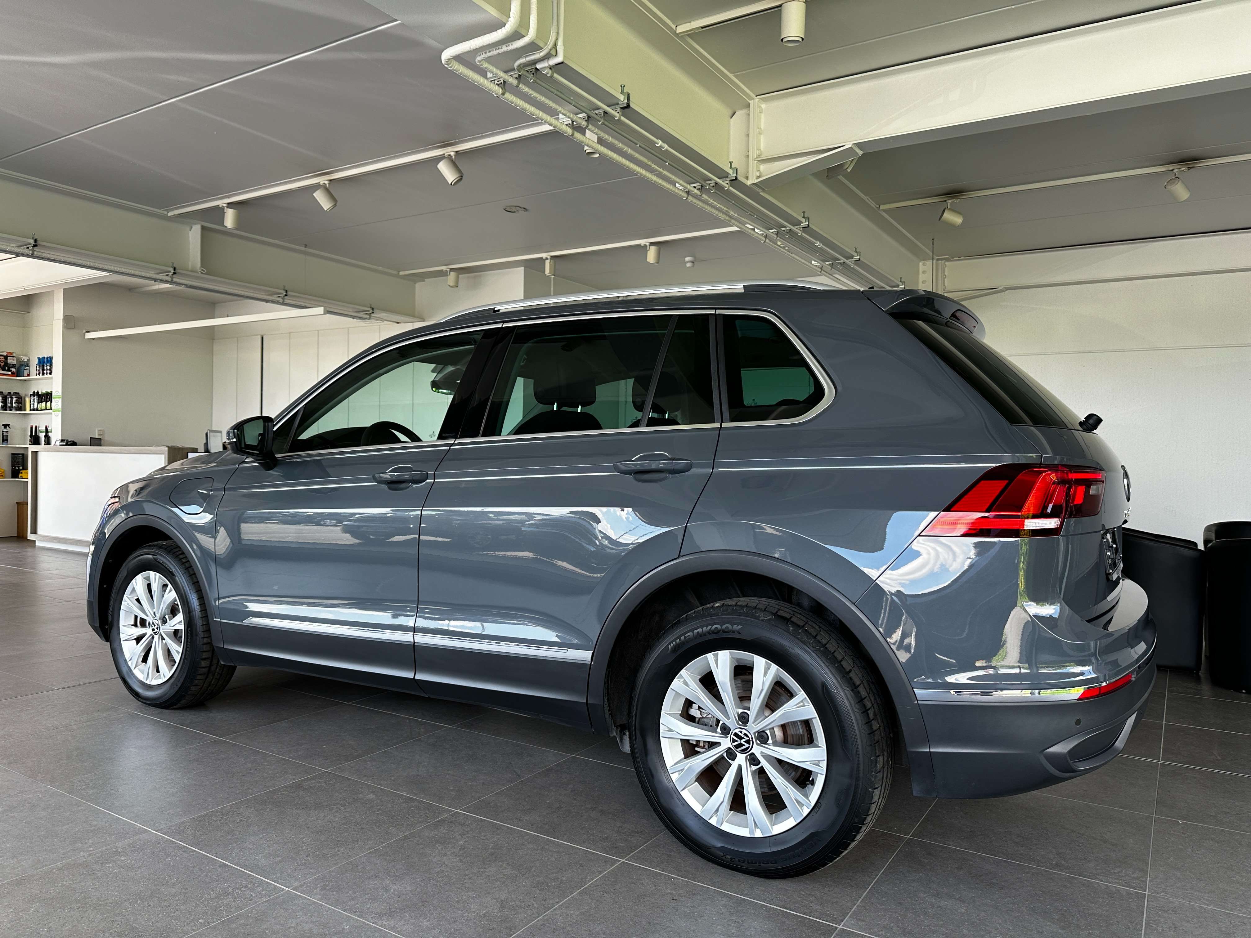 Volkswagen Tiguan 1.4 eHybrid PHEV *navi/cam/pcd/carplay/trekhaak* Garage Planckaert