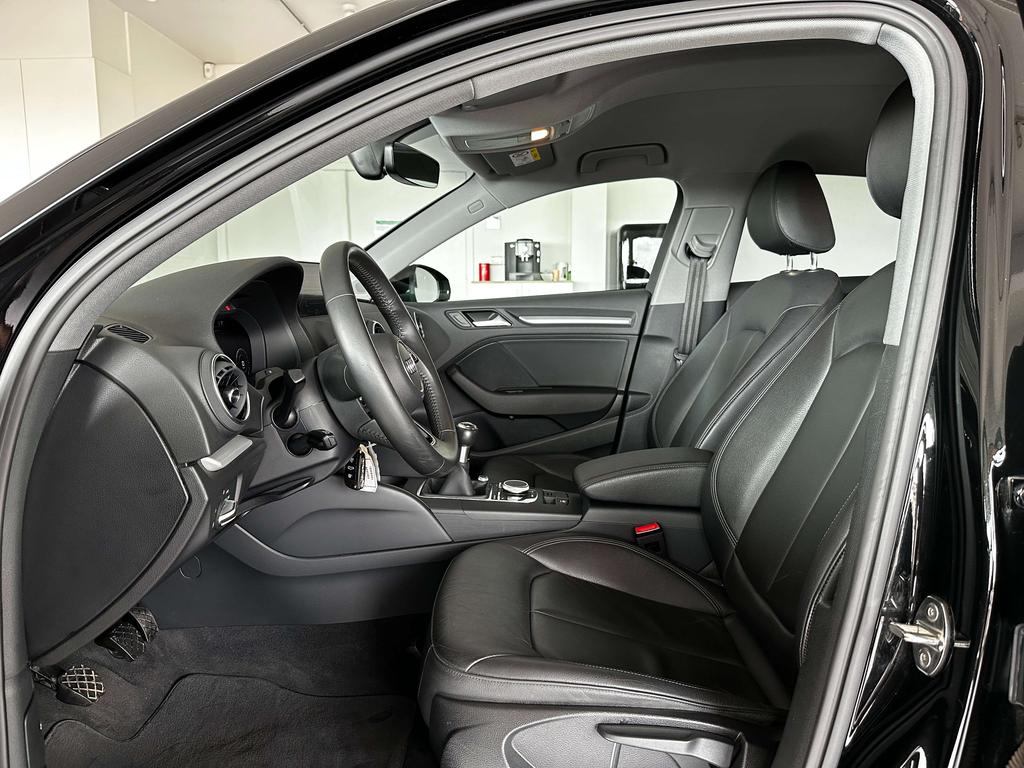 Audi A3 S- Line Berline 30 TFSI(Navi/cruise/pdc/connect) Garage Planckaert