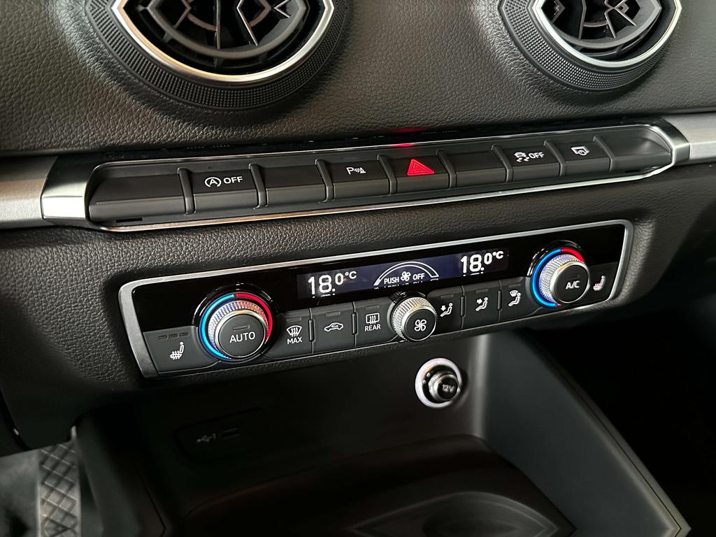 Audi A3 S- Line Berline 30 TFSI(Navi/cruise/pdc/connect) Garage Planckaert