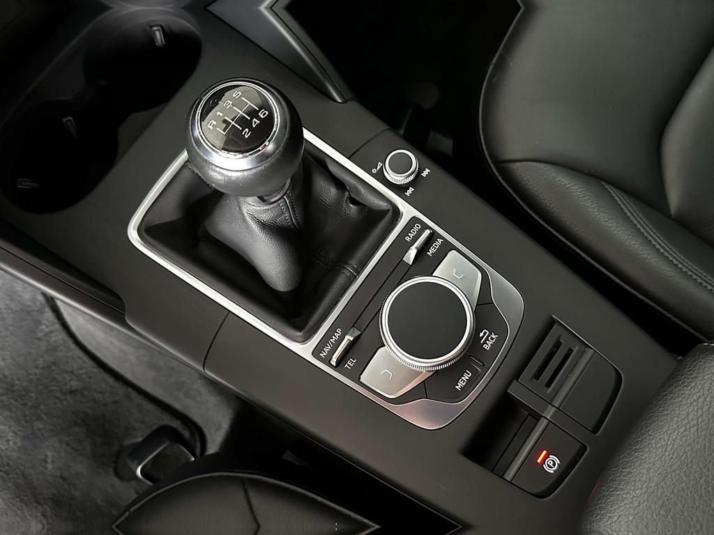 Audi A3 S- Line Berline 30 TFSI(Navi/cruise/pdc/connect) Garage Planckaert