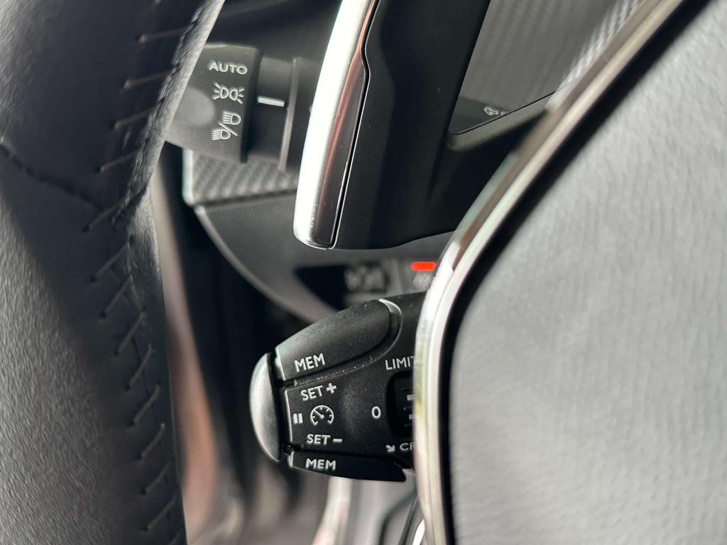 Peugeot 208 1.2i Automaat! (Navi/cruise/pdc/dab/...*) Garage Planckaert