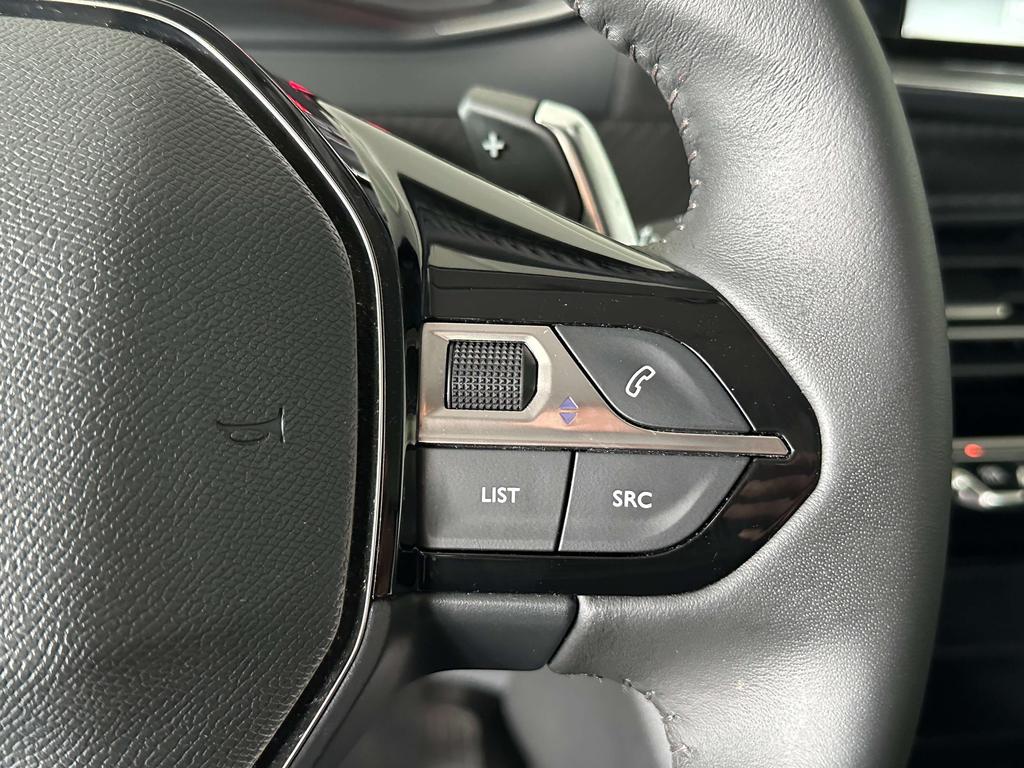 Peugeot 208 1.2i Benzine/Automaat *Carplay/Cruise/Navi/Airco* Garage Planckaert