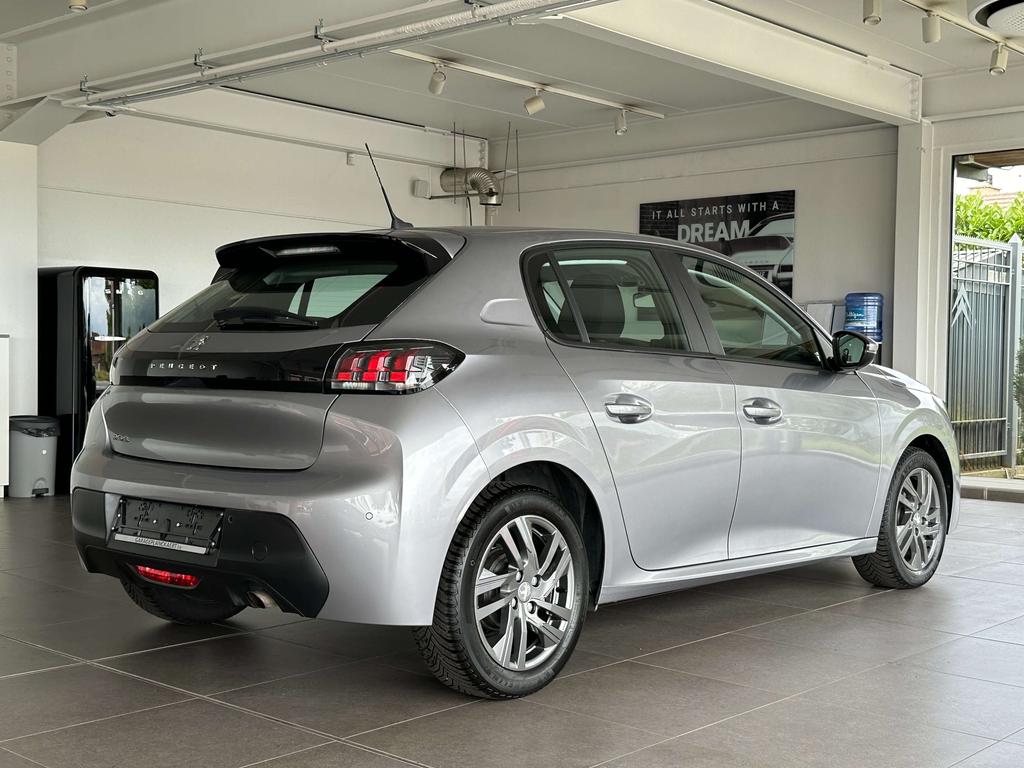 Peugeot 208 1.2i Benzine **Navi/pdc/Cruise/dab+/Carplay** Garage Planckaert