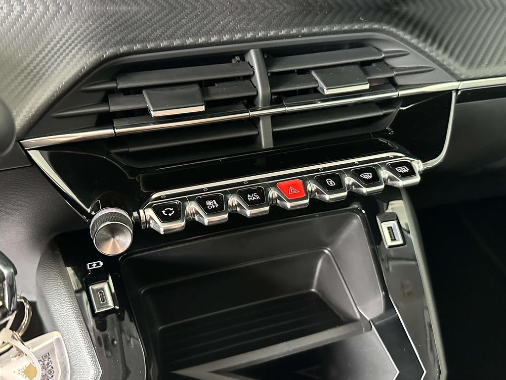 Peugeot 208 1.2i Benzine **Navi/pdc/Cruise/dab+/Carplay** Garage Planckaert