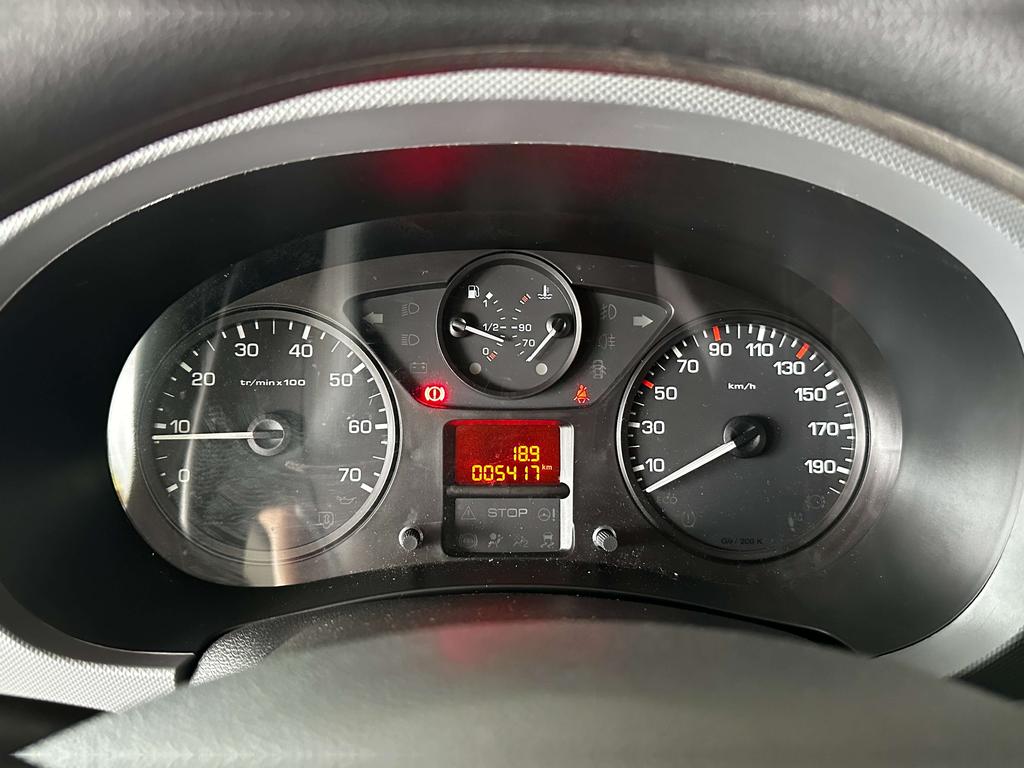 Citroen Berlingo 1.6i Benzine / Lichte vracht ** 5.000km!!!** Garage Planckaert