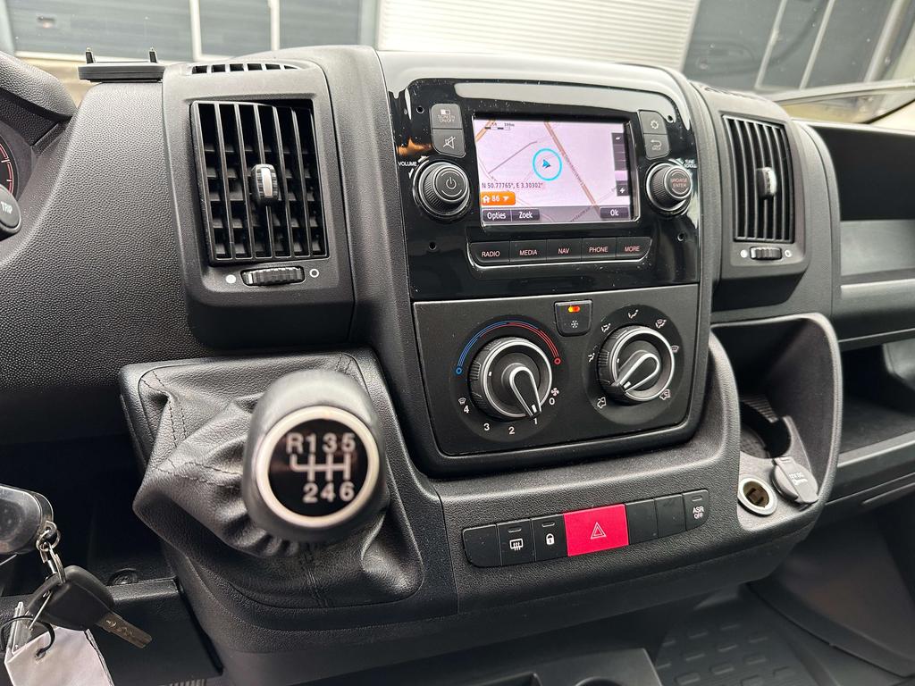 Peugeot Boxer 2.2HDI 140pk Meubelbak *Navigatie / €20.990+btw Garage Planckaert