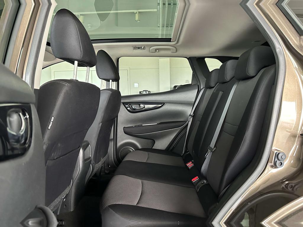 Nissan Qashqai 1.5 dCi 2WD *Camera /18'' alu/pano dak/Navi/pdc* Garage Planckaert