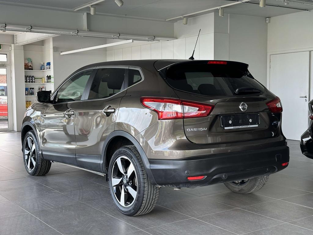Nissan Qashqai 1.5 dCi 2WD *Camera /18'' alu/pano dak/Navi/pdc* Garage Planckaert