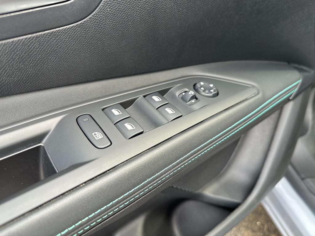 Peugeot 3008 1.2I Allure 130pk *Camera/Navi/Carplay/18''Alu* Garage Planckaert