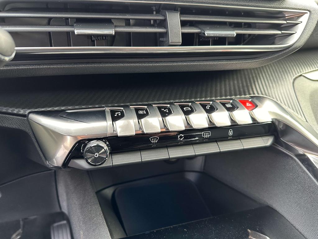 Peugeot 3008 1.2I Allure 130pk *Camera/Navi/Carplay/18''Alu* Garage Planckaert