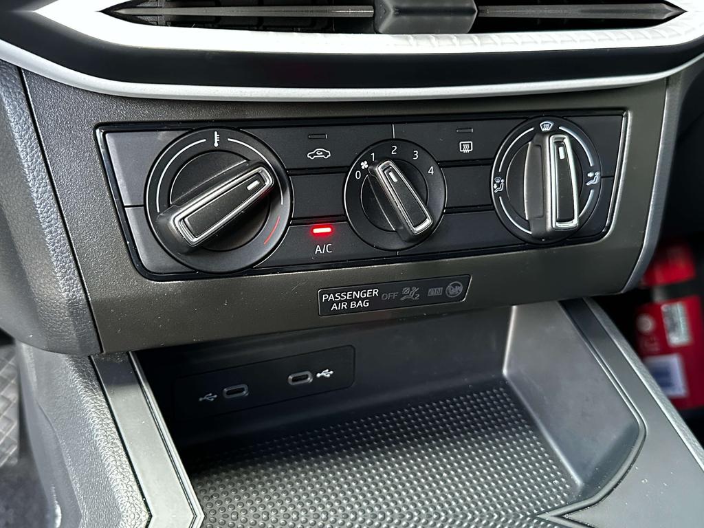 SEAT Ibiza 1.0i MPI *Full Link/Airco/Parkeerhulp/Alu* Garage Planckaert
