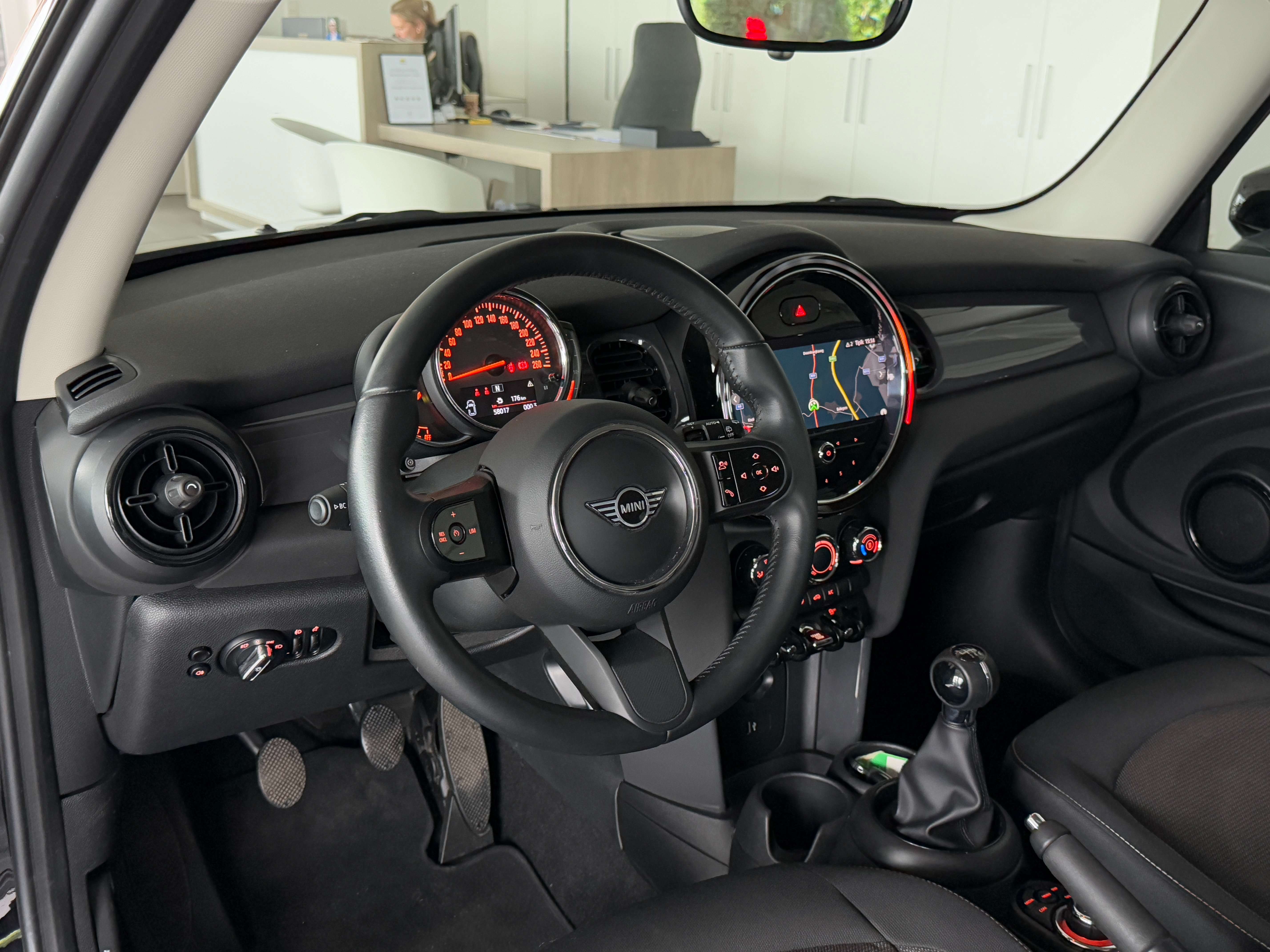 MINI One Cooper 1.5 **Navi/Carplay/Full Led/Cruise** Garage Planckaert