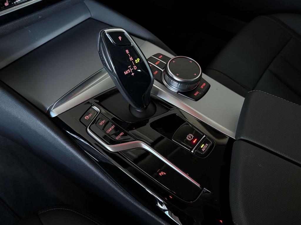 BMW 520 Touring dA MHEV *Carplay/Leder/Camera/Pdc/Led* Garage Planckaert